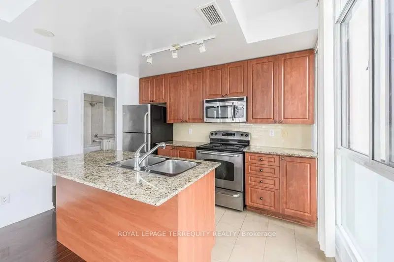 225 Webb Drive 1505, Mississauga, ON L5B 4P2 photo 4