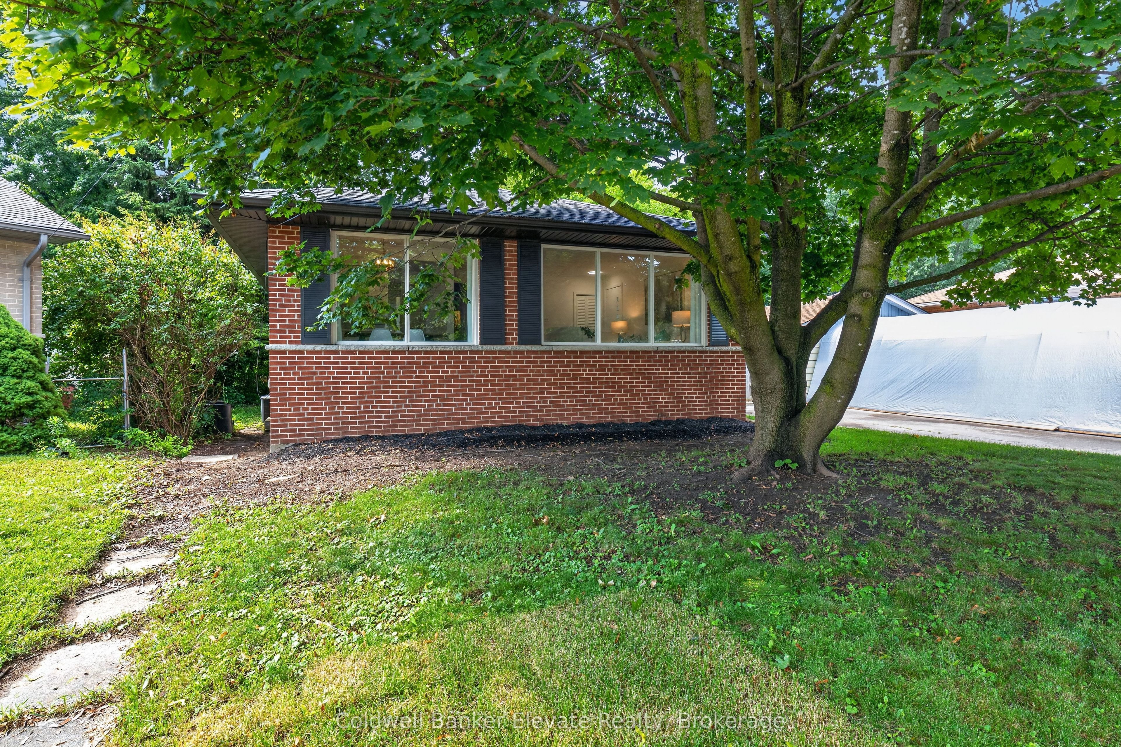 46 McIntyre Crescent, Halton Hills, ON L7G 1N3 photo 4