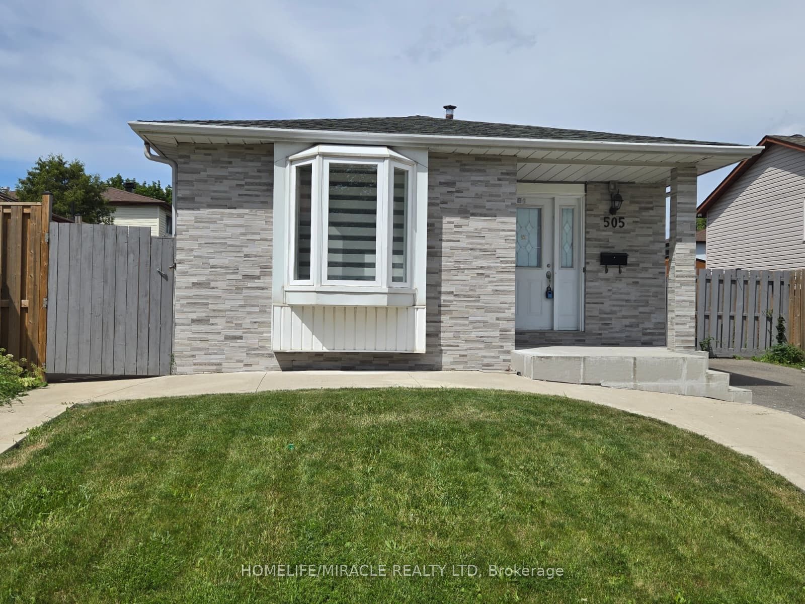 505 Silverstone Drive, Toronto, ON M9V 4G8 photo 2