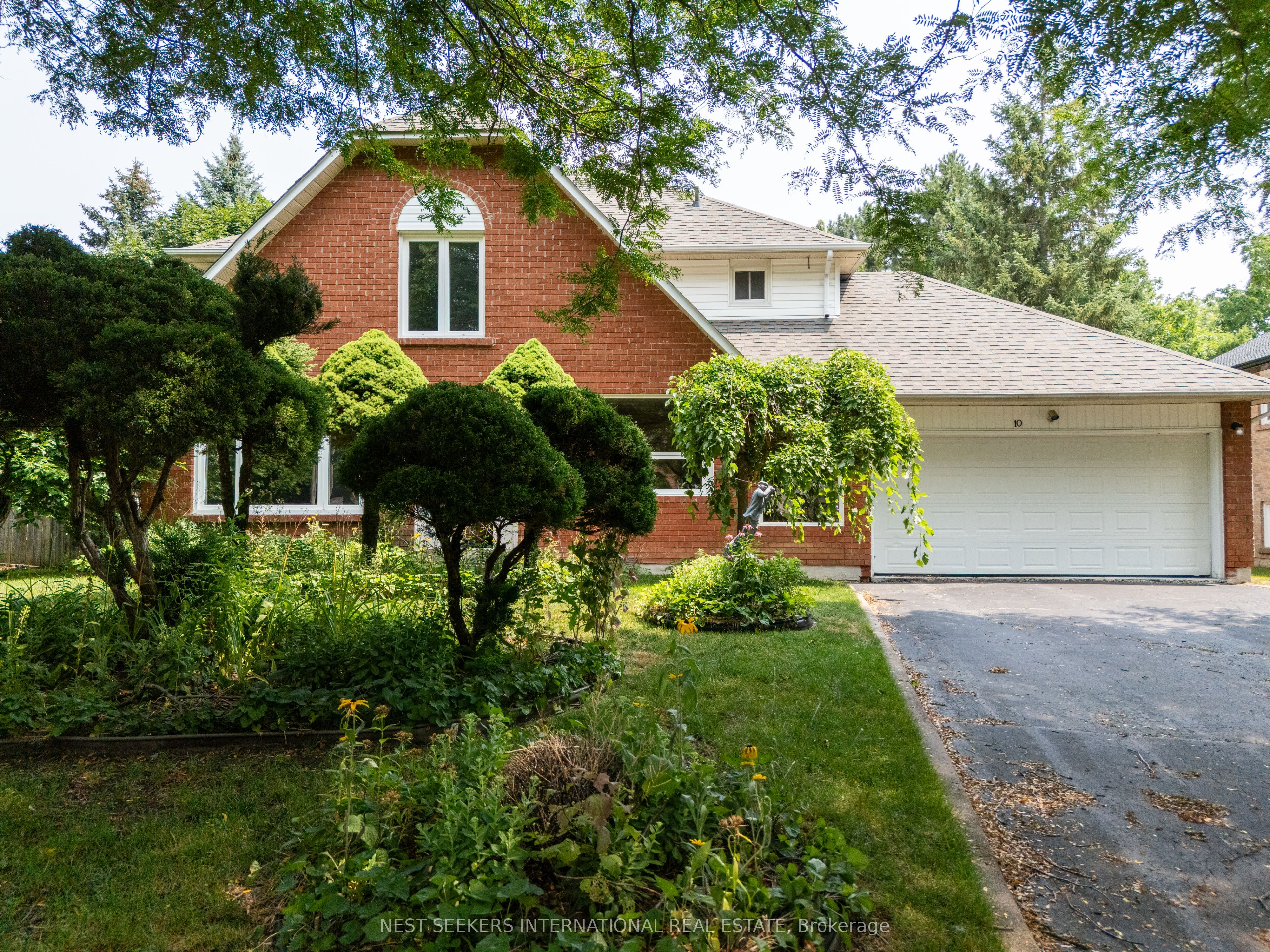 10 Lennox Court, Brampton, ON L6Z 1V9