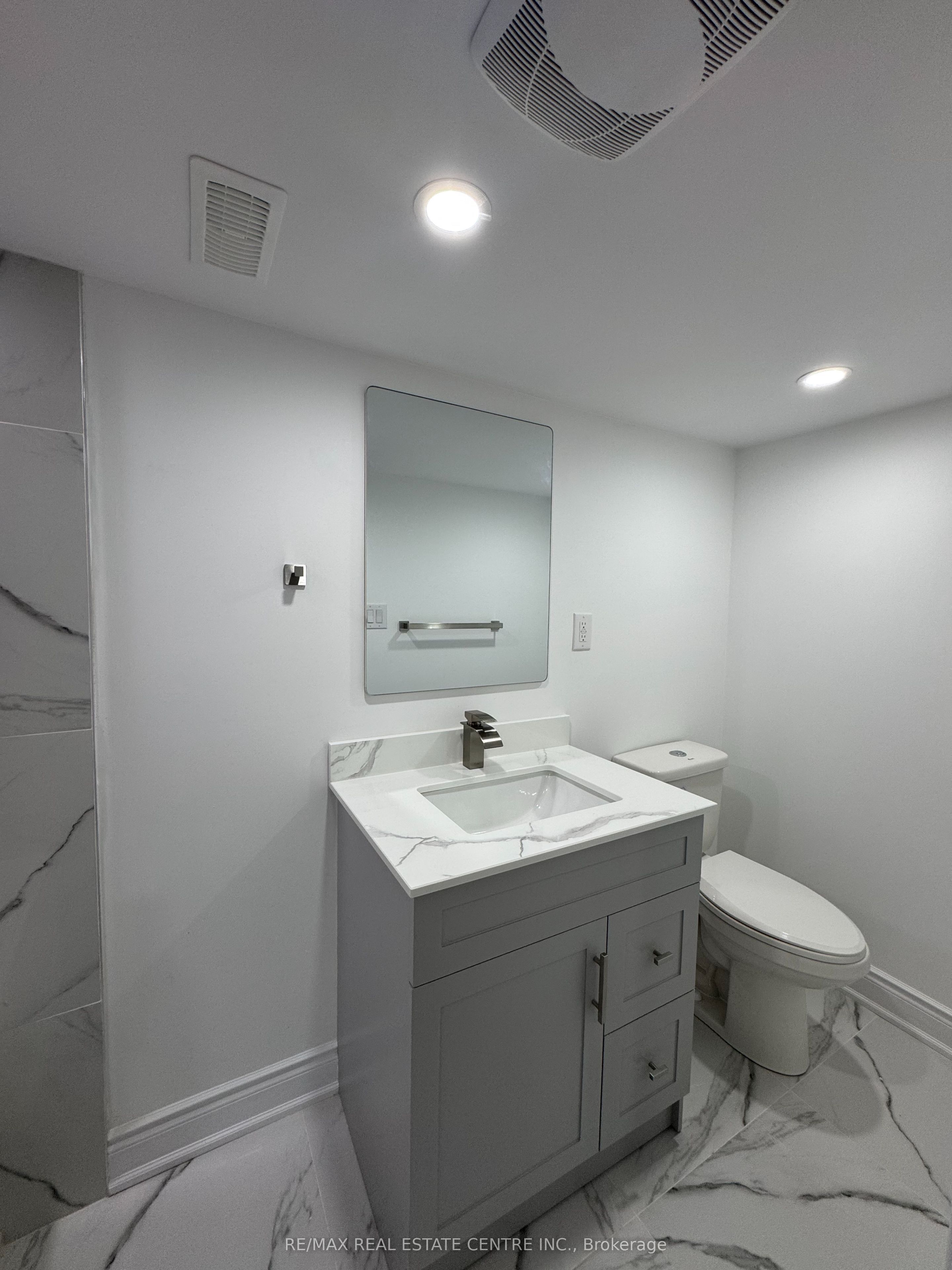 3722 Ellengale Drive basement, Mississauga, ON L5C 1Z7 photo 2