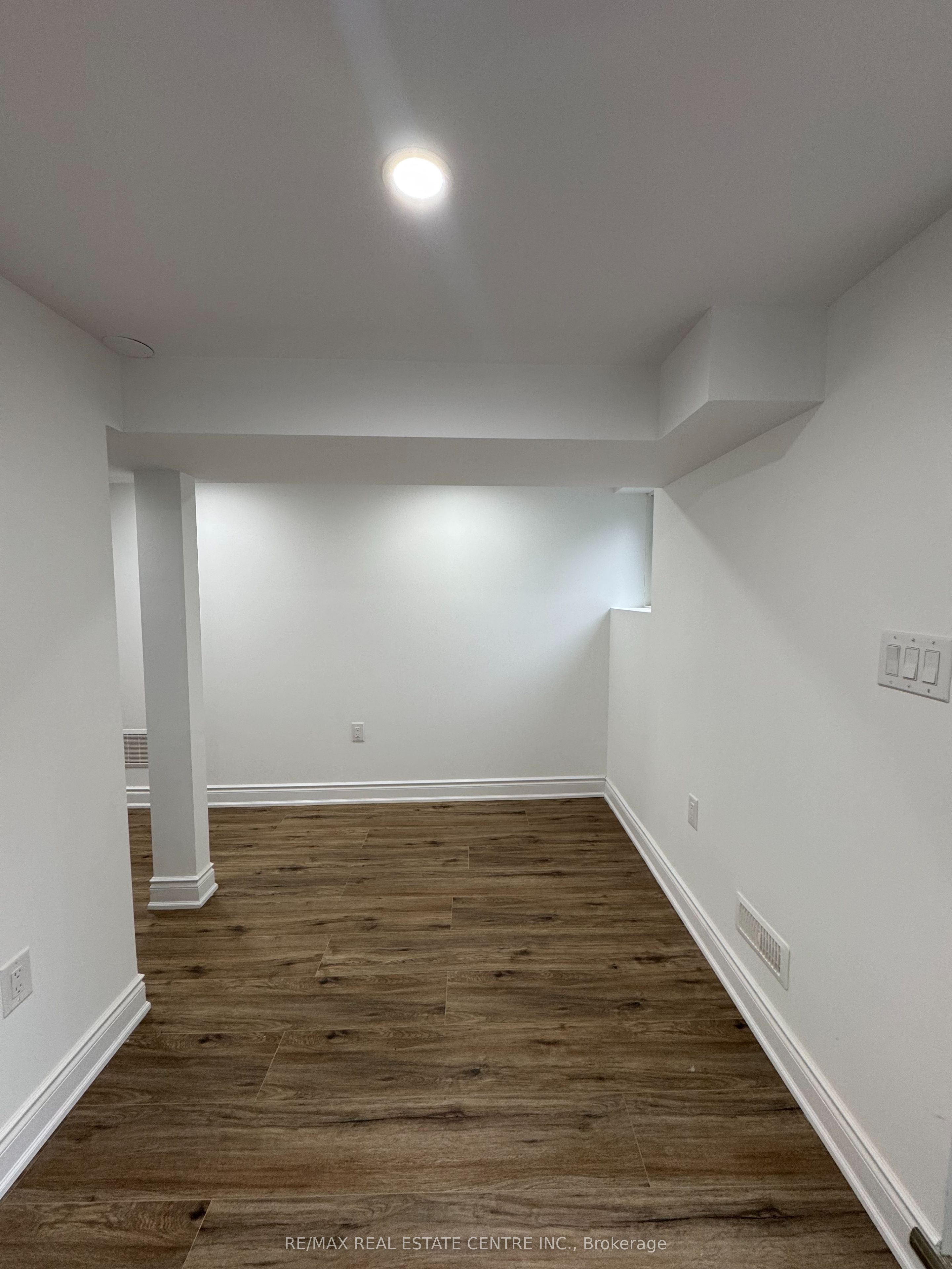 3722 Ellengale Drive basement, Mississauga, ON L5C 1Z7 photo 3