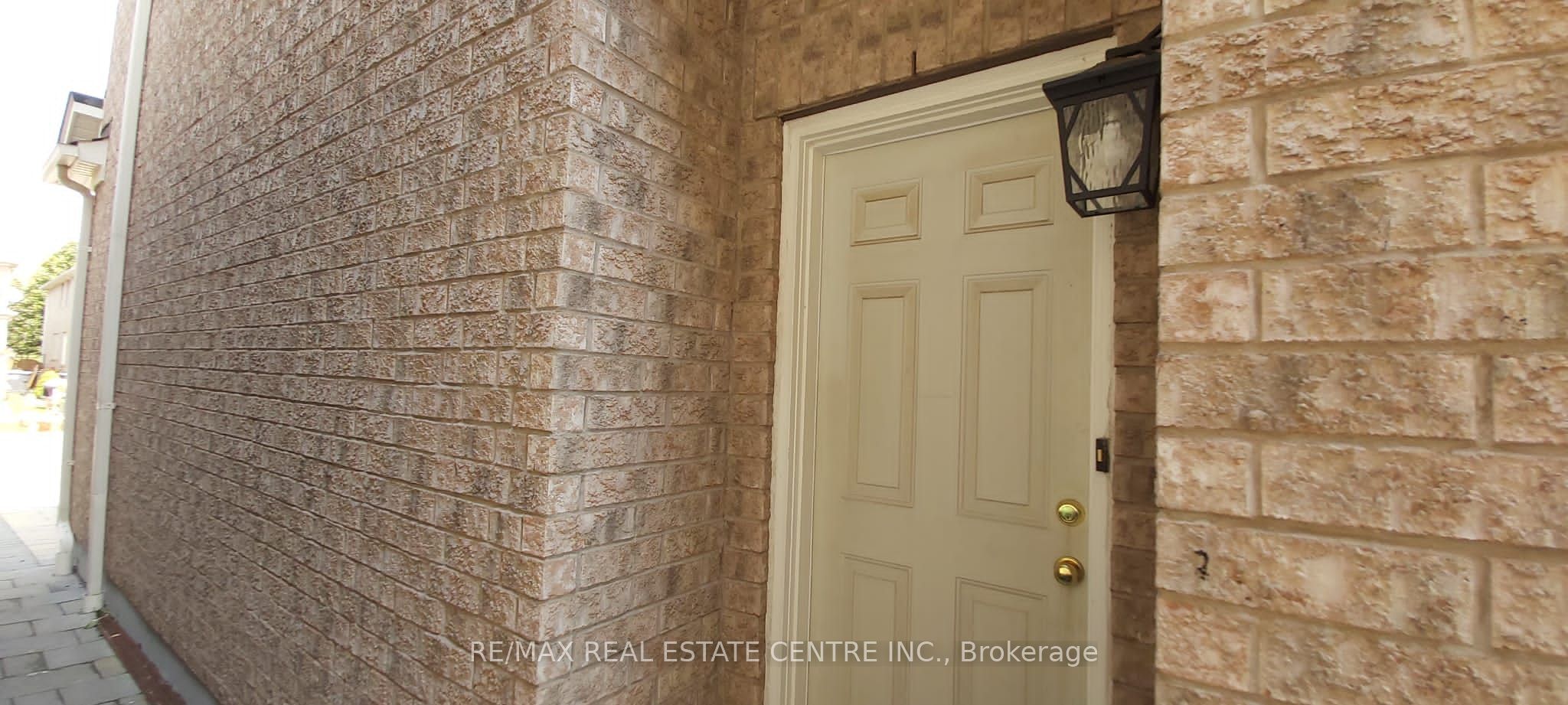5926 Sidmouth Street Bsmt, Mississauga, ON L5V 2Z3 photo 2