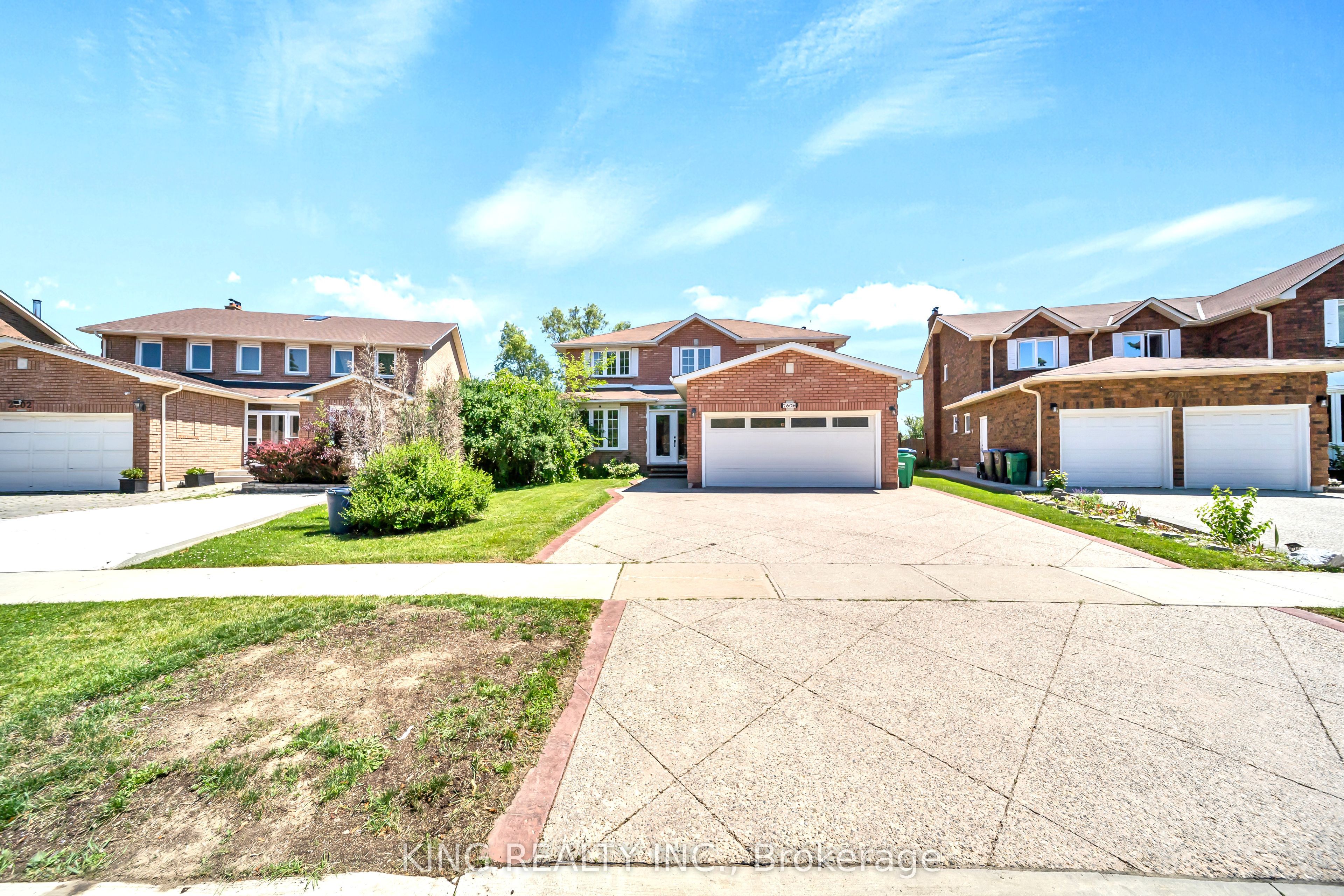 2606 Ambercroft Trail, Mississauga, ON L5M 4K3