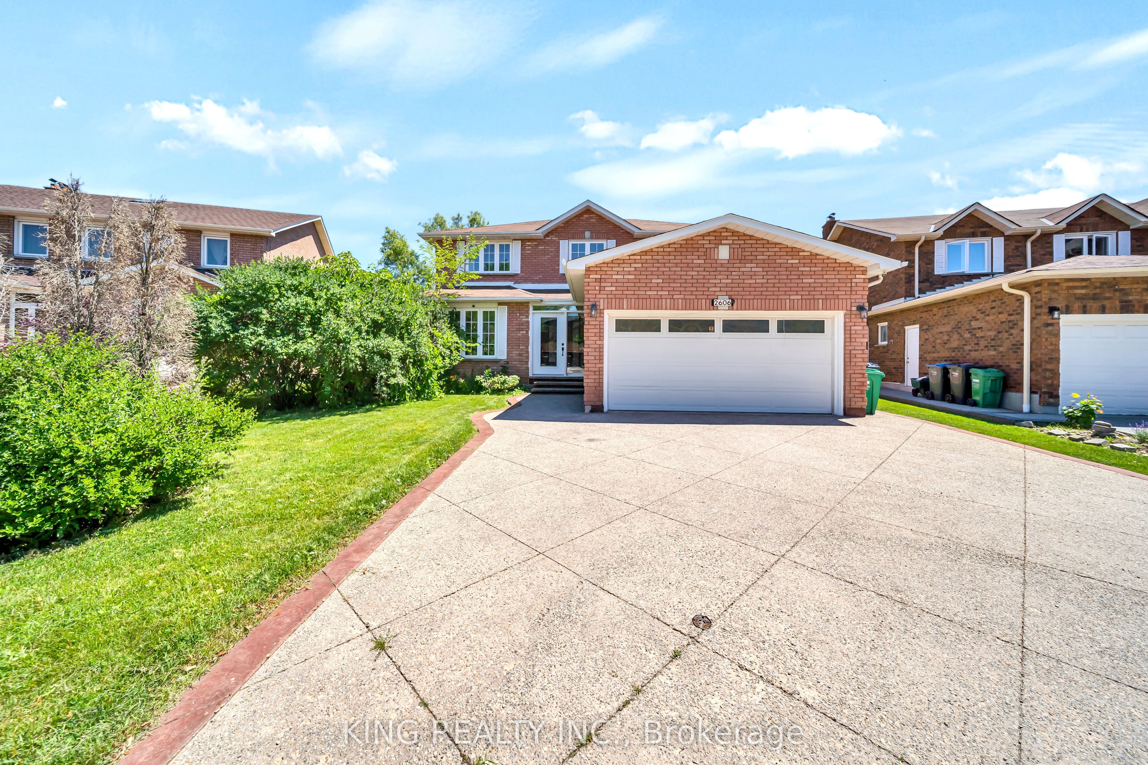 2606 Ambercroft Trail, Mississauga, ON L5M 4K3 photo 3
