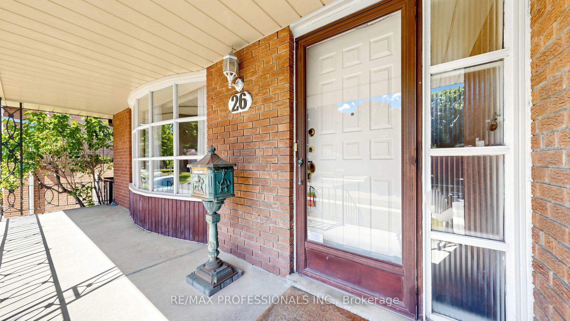 26 Woodcrest Drive, Toronto, ON M9A 4J2 photo 5