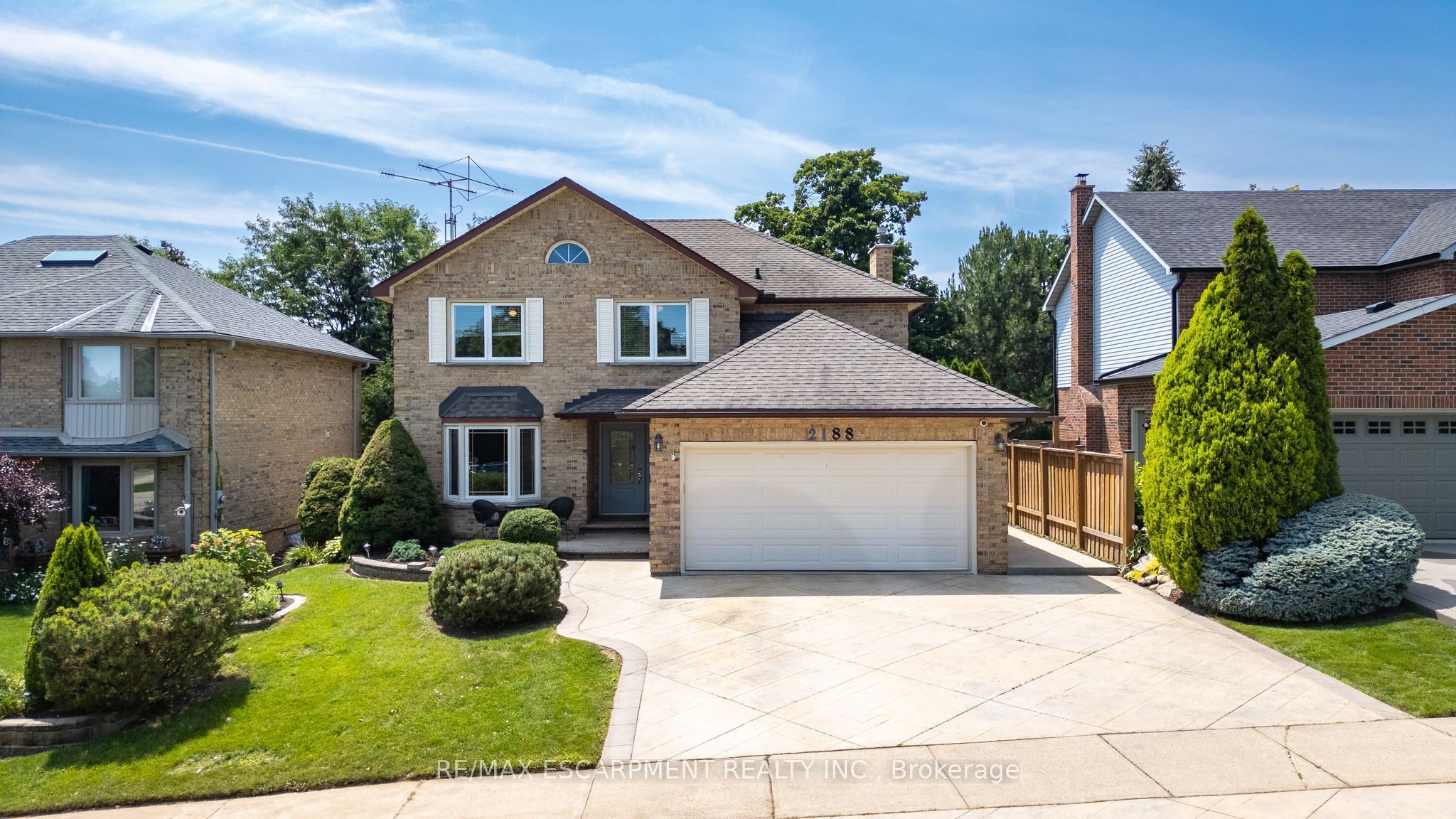 2188 BADER Crescent, Burlington, ON L7P 4N6 photo 2