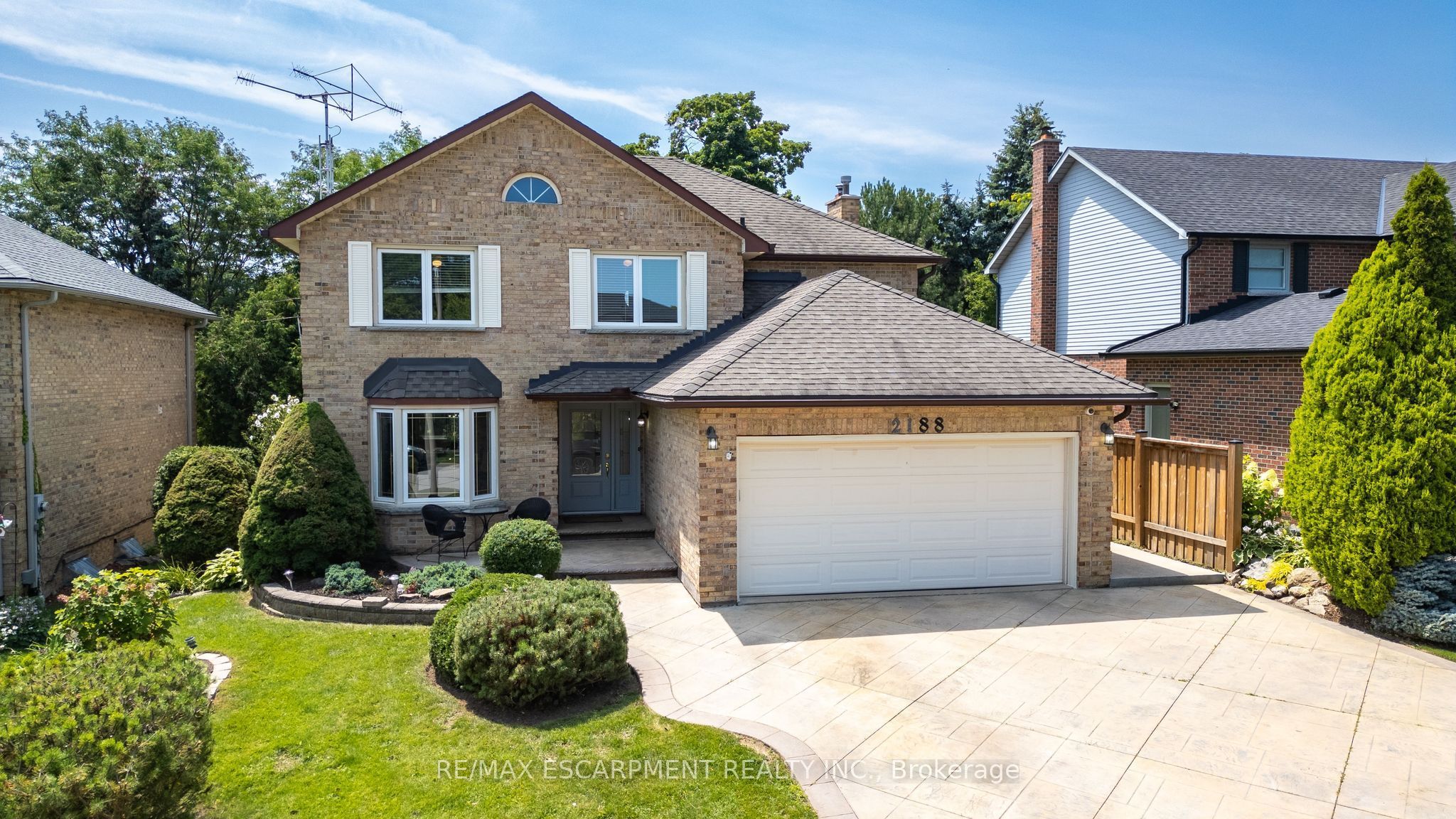2188 BADER Crescent, Burlington, ON L7P 4N6 photo 3