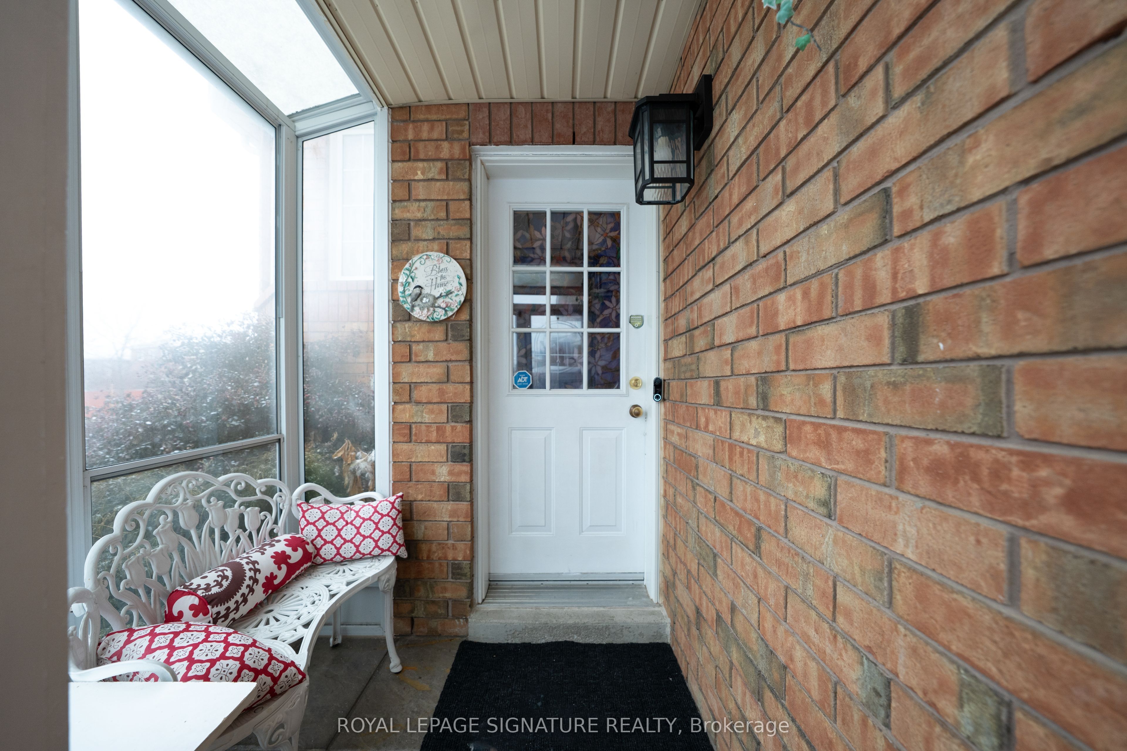 687 Twain Avenue, Mississauga, ON L5W 1K7 photo 2
