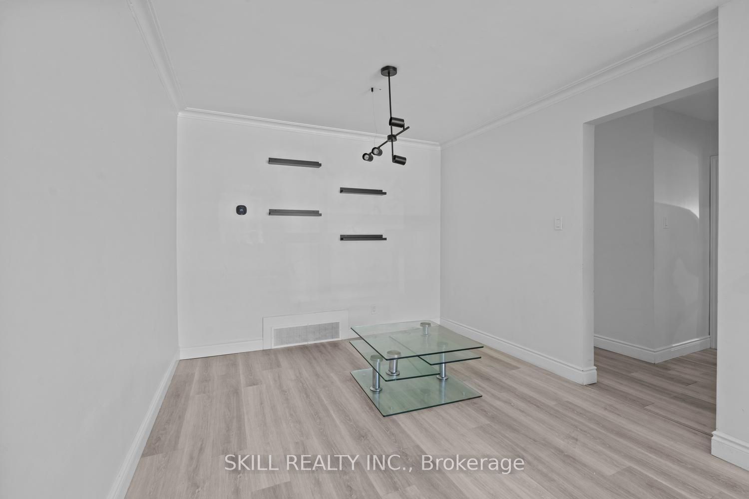 8 Turks Road, Toronto, ON M3L 1S7 photo 5