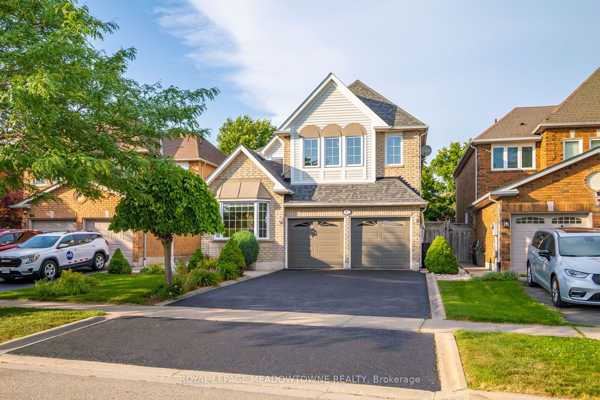 82 Miller Drive, Halton Hills, ON L7G 5T2 photo 2