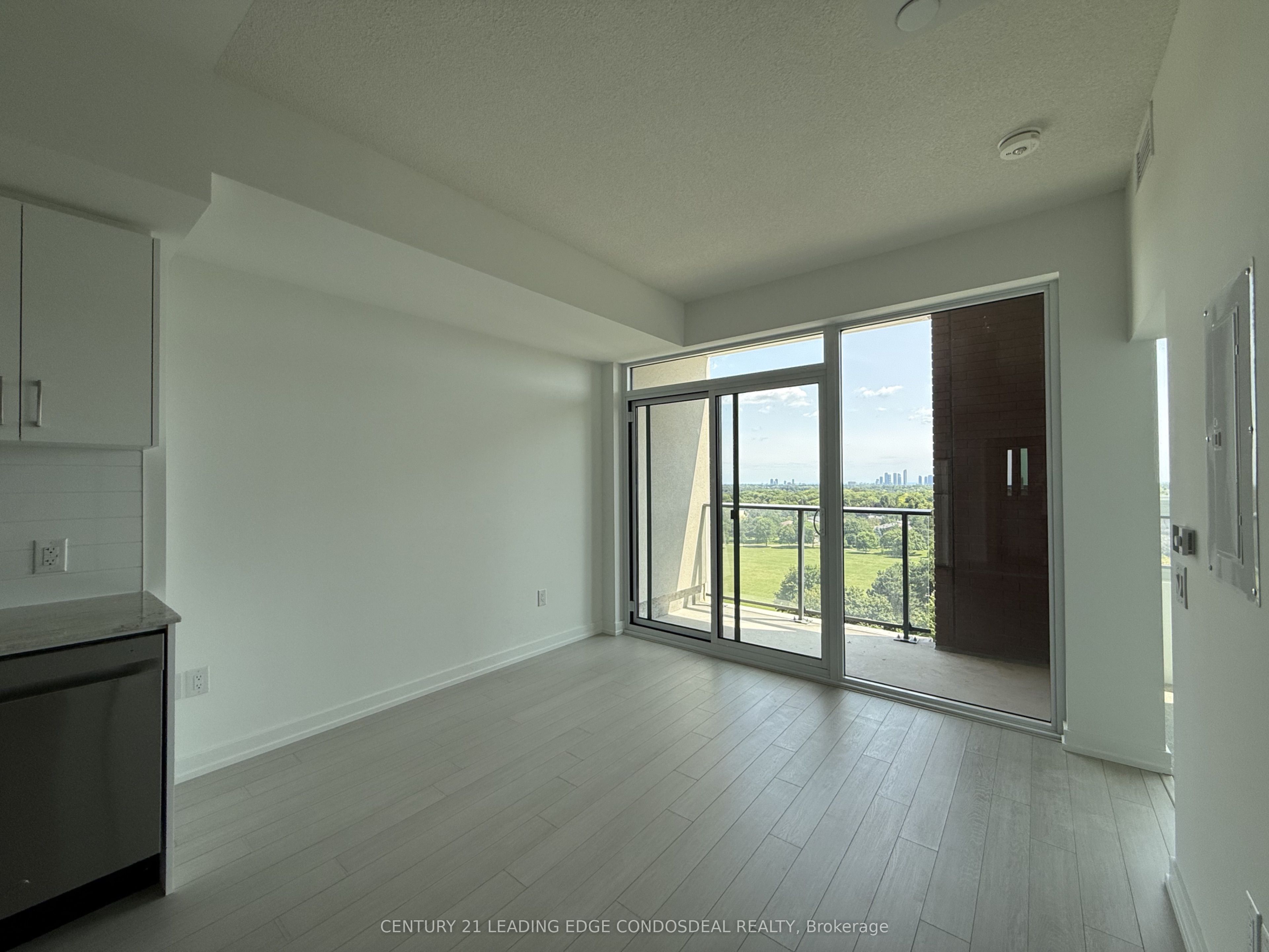4010 Eglinton Avenue W 914, Toronto, ON M9A 0G5 photo 5