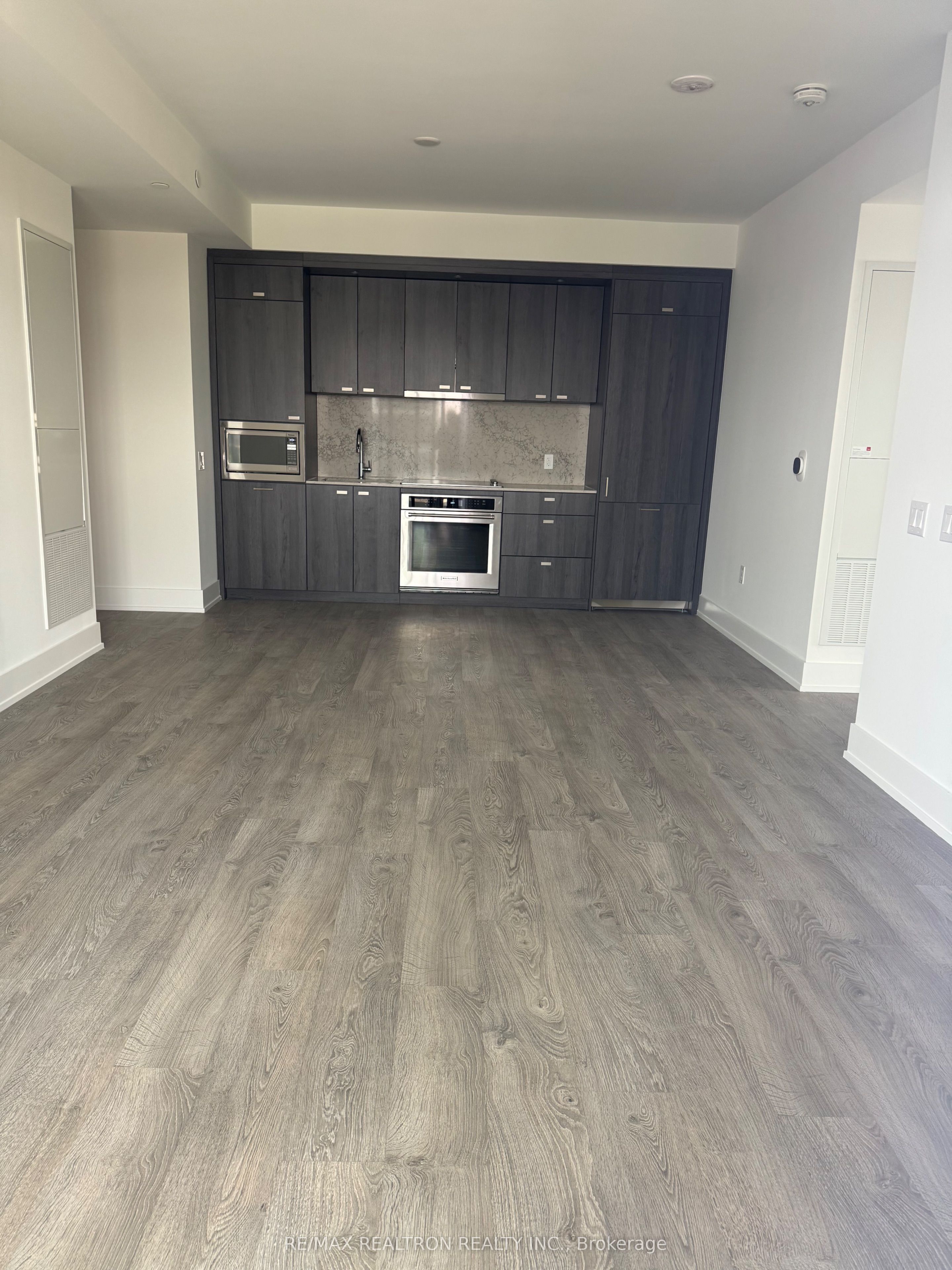 858 Dupont Street 624, Toronto, ON M6G 0C1 photo 3