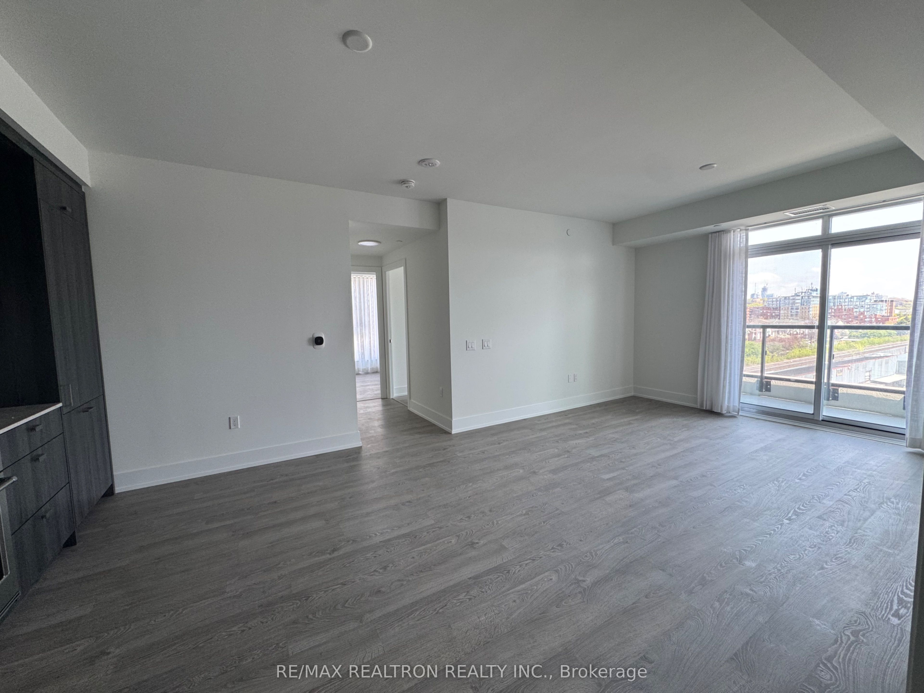 858 Dupont Street 624, Toronto, ON M6G 0C1 photo 4