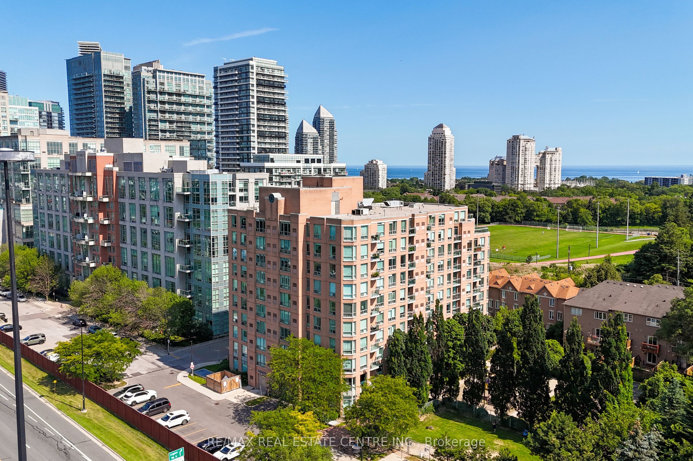 190 Manitoba Street 706, Toronto, ON M8Y 3Y8