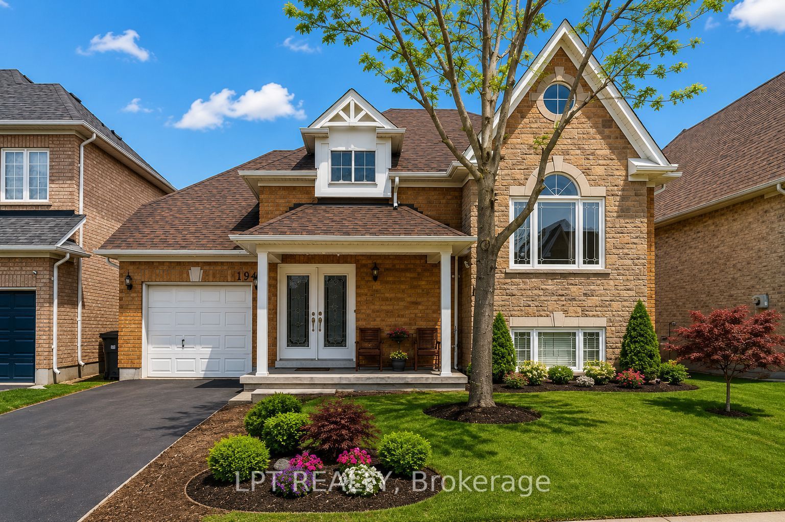 19 Treeline Boulevard, Brampton, ON L6P 1C5 photo 2
