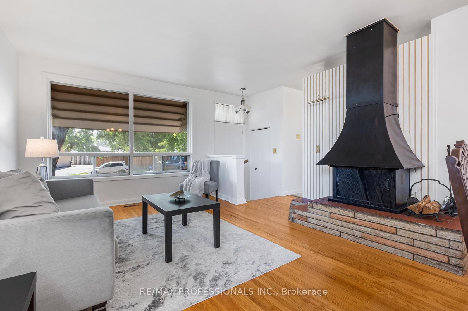 25 Hardwick Court, Toronto, ON M9C 4G5 photo 3