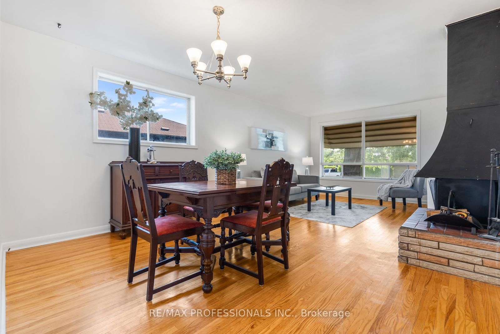 25 Hardwick Court, Toronto, ON M9C 4G5 photo 4