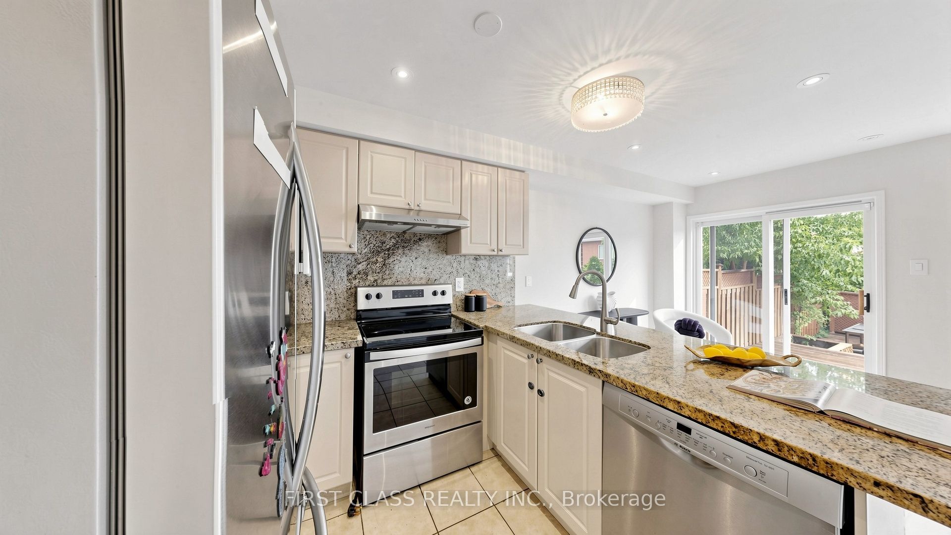 399 Stonetree Court, Mississauga, ON L5B 4H3 photo 5