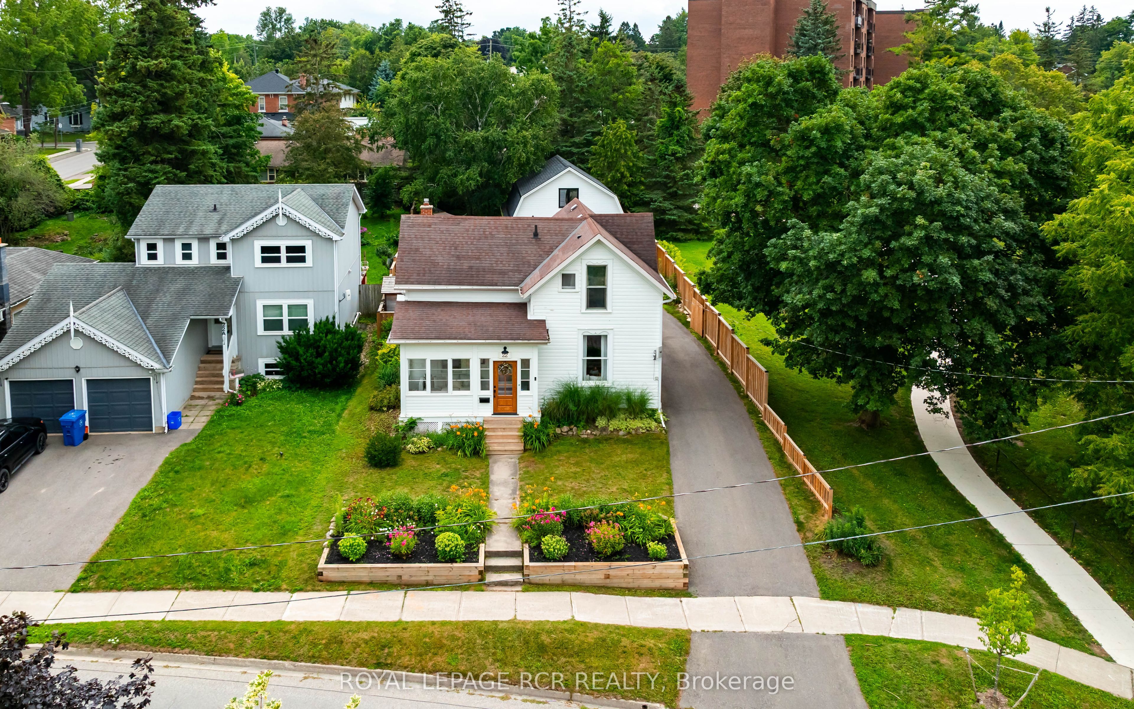 22 John Street, Orangeville, ON L9W 2P1 photo 2