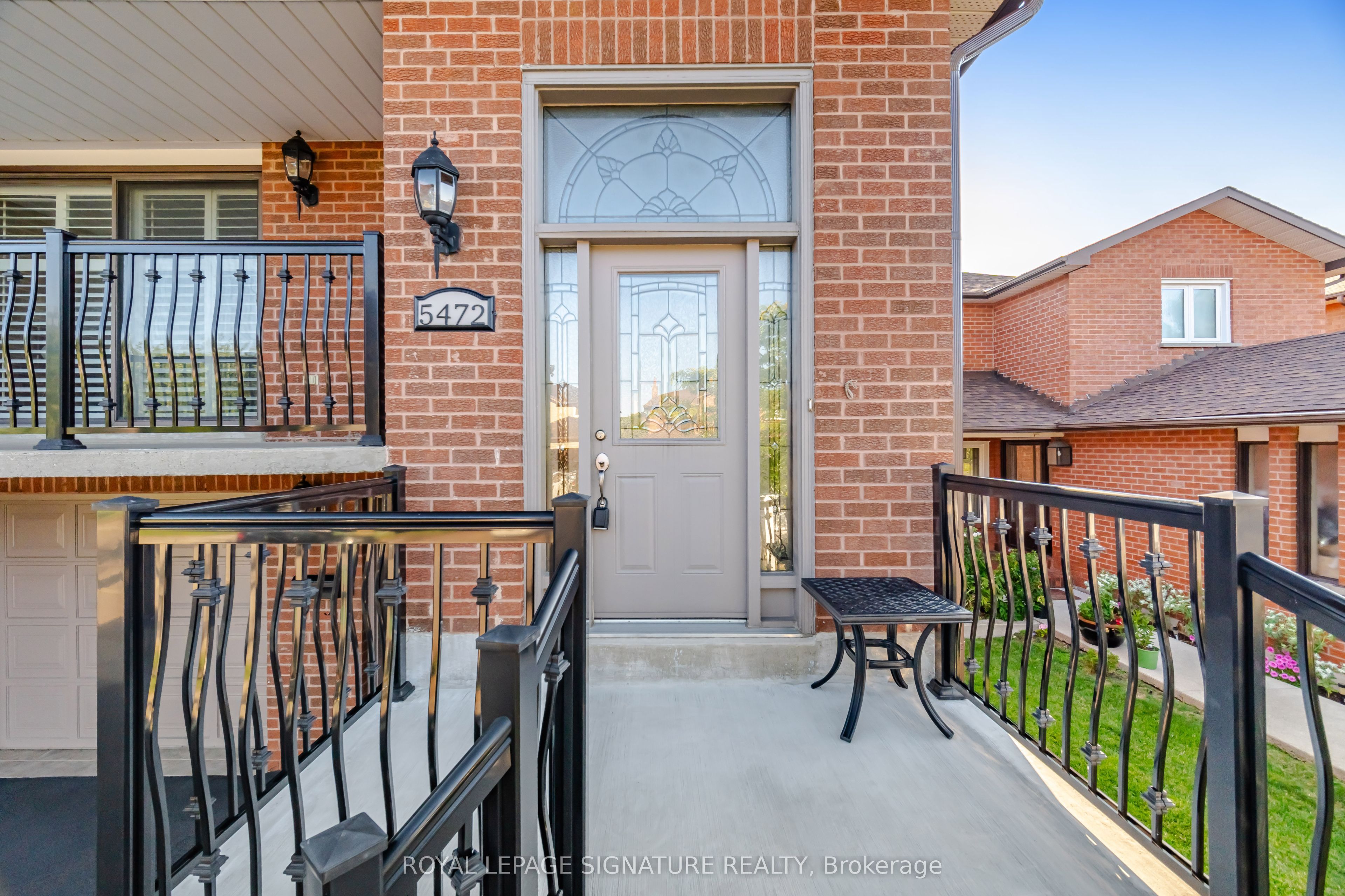 5472 Bourget Drive, Mississauga, ON L5R 3C9 photo 3
