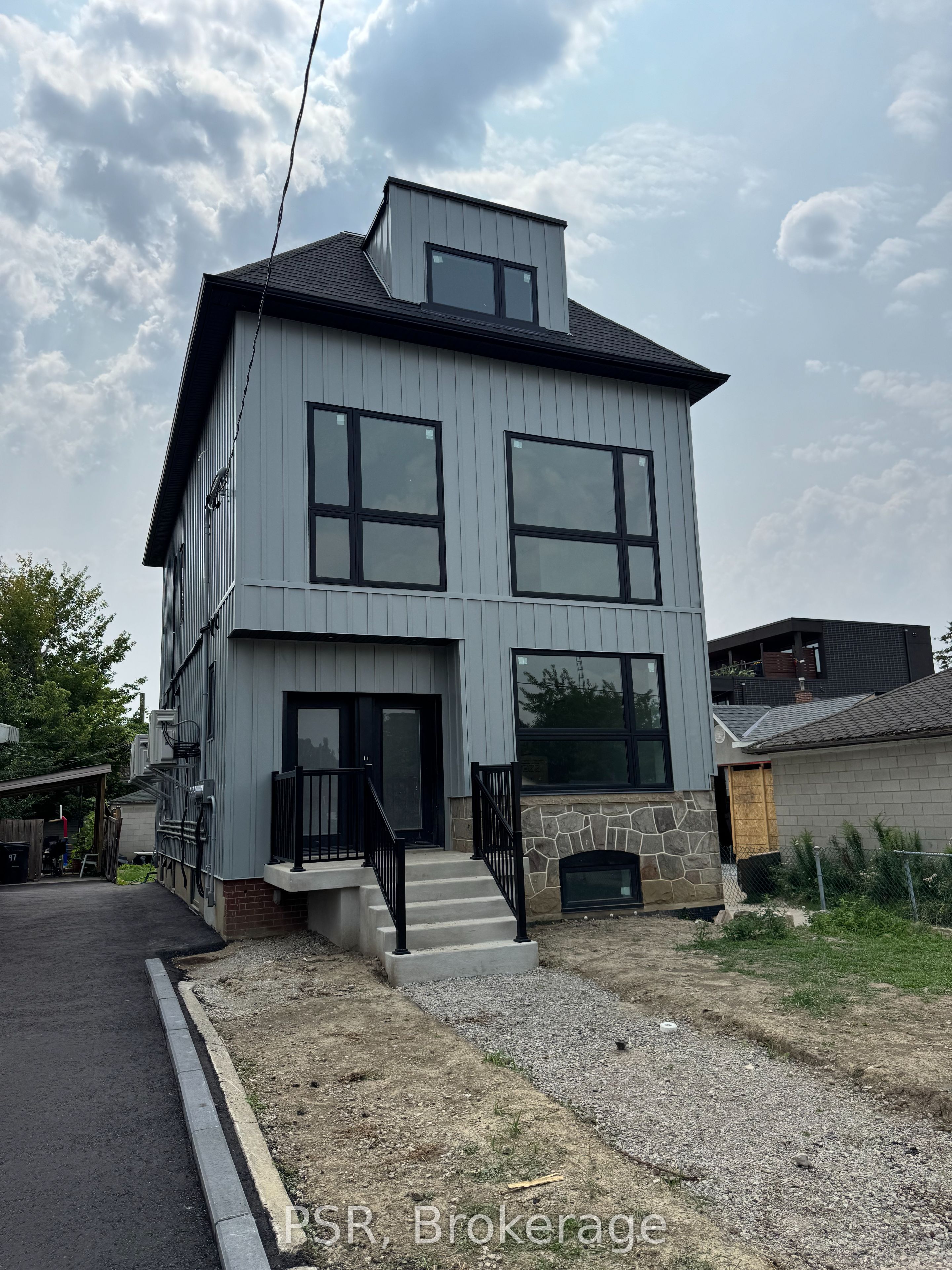 99 Ypres Road Upper, Toronto, ON M6M 3X2 photo 2