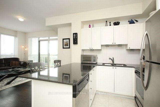 3865 Lake Shore Boulevard W 1109, Toronto, ON M8W 0A2 photo 2