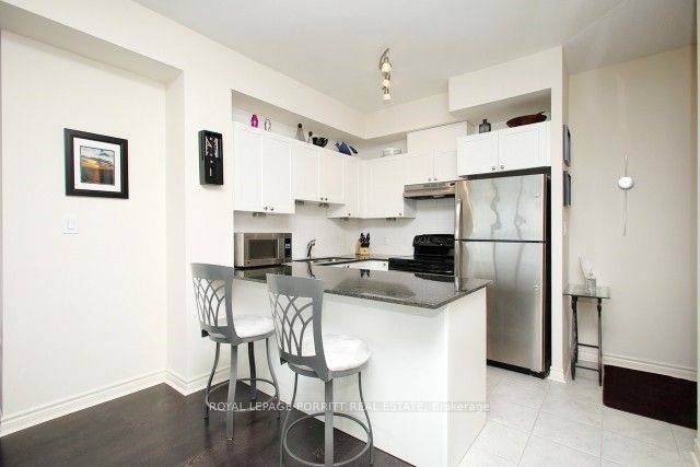 3865 Lake Shore Boulevard W 1109, Toronto, ON M8W 0A2 photo 4