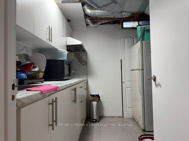 10 Juliana Square, Brampton, ON L6S 2L4 photo 5