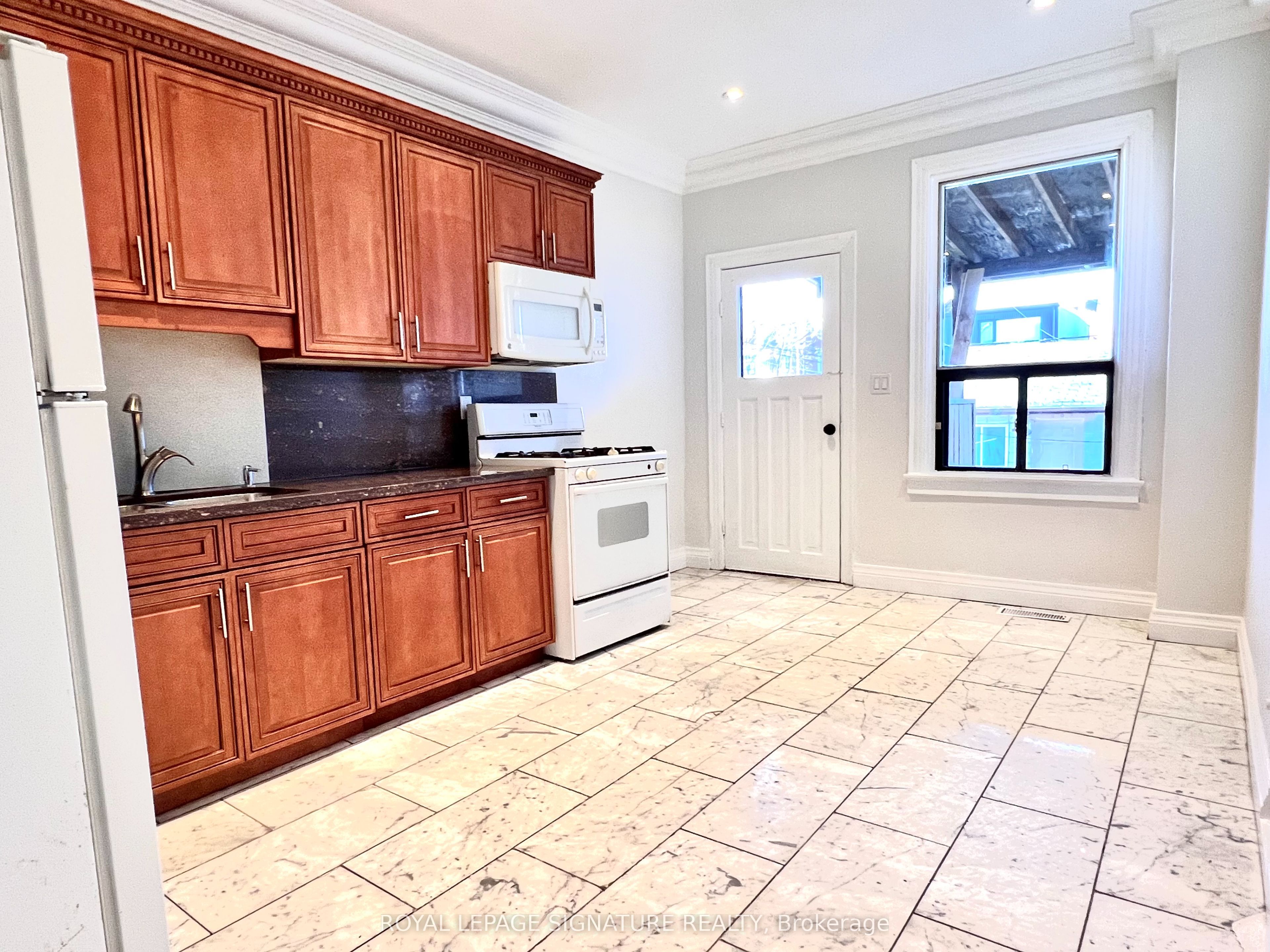1149 Dufferin Street Upper, Toronto, ON M6H 4B7 photo 3