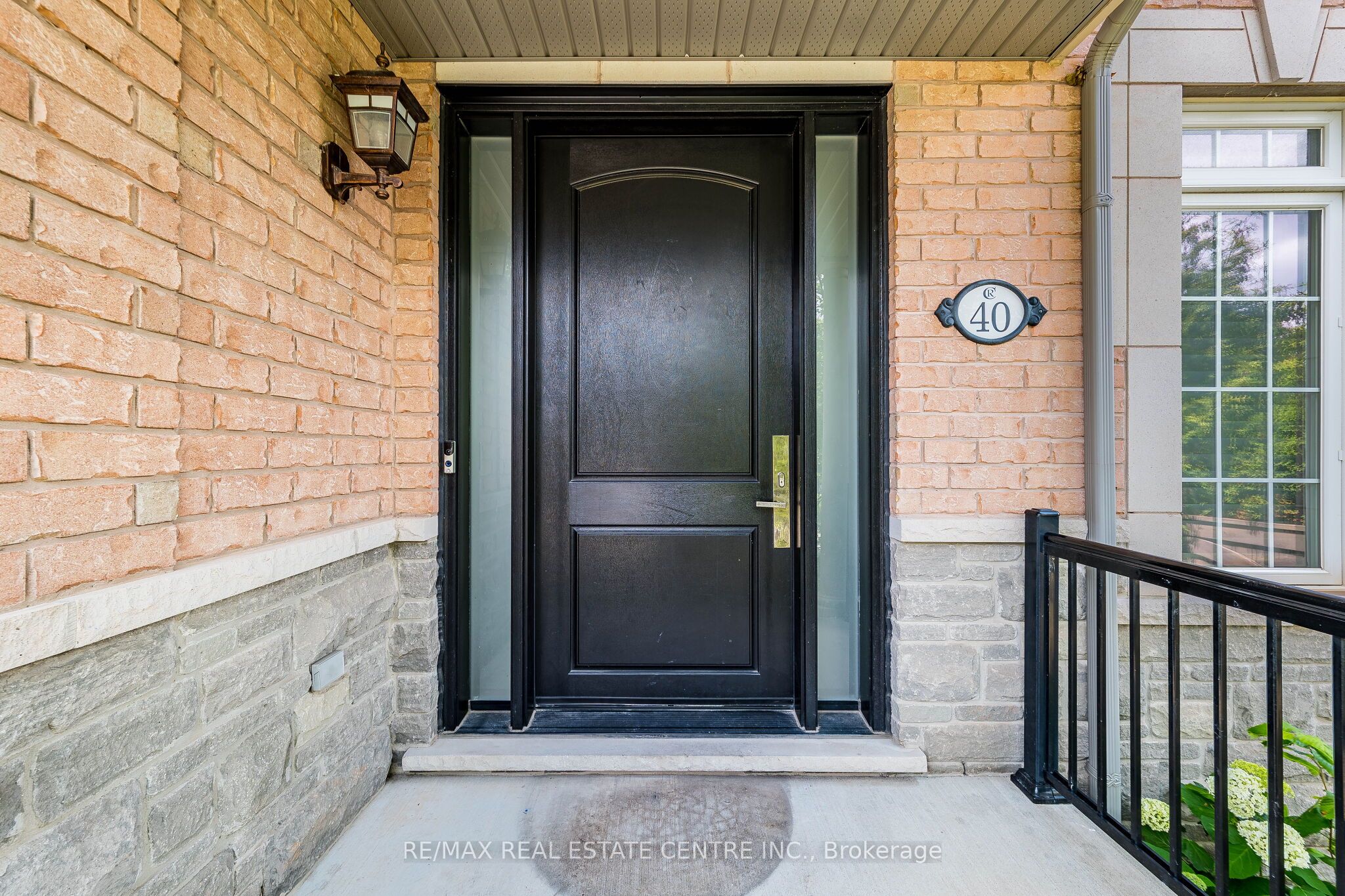 40 Cachet Court, Brampton, ON L6X 0X2 photo 3