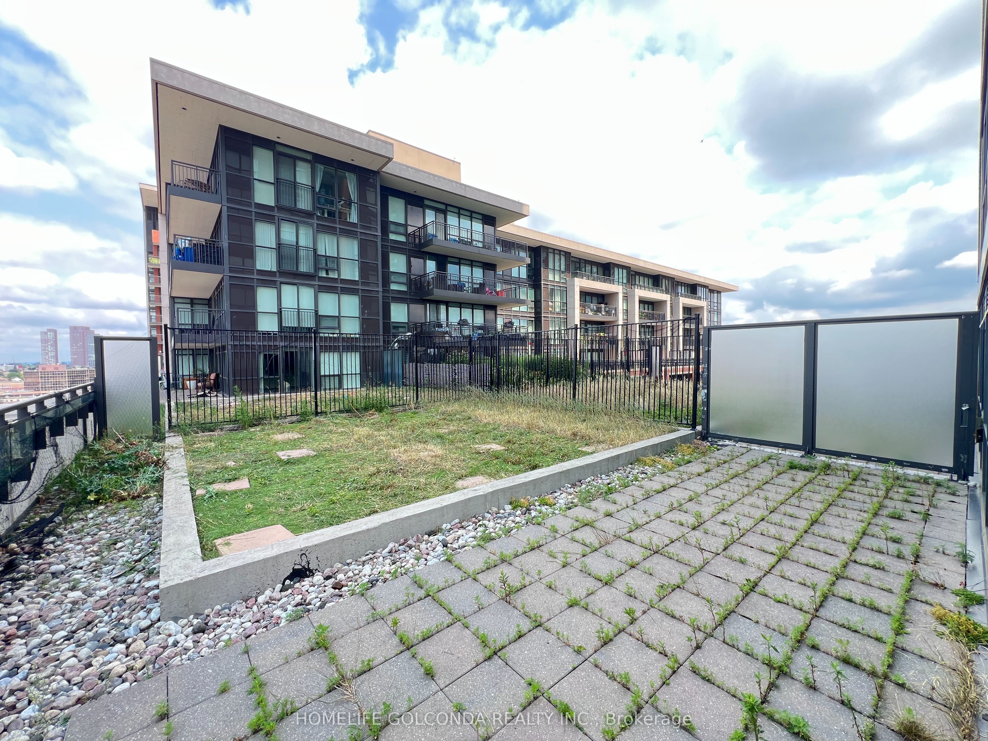 830 Lawrence Avenue W 902, Toronto, ON M6A 0B6 photo 2