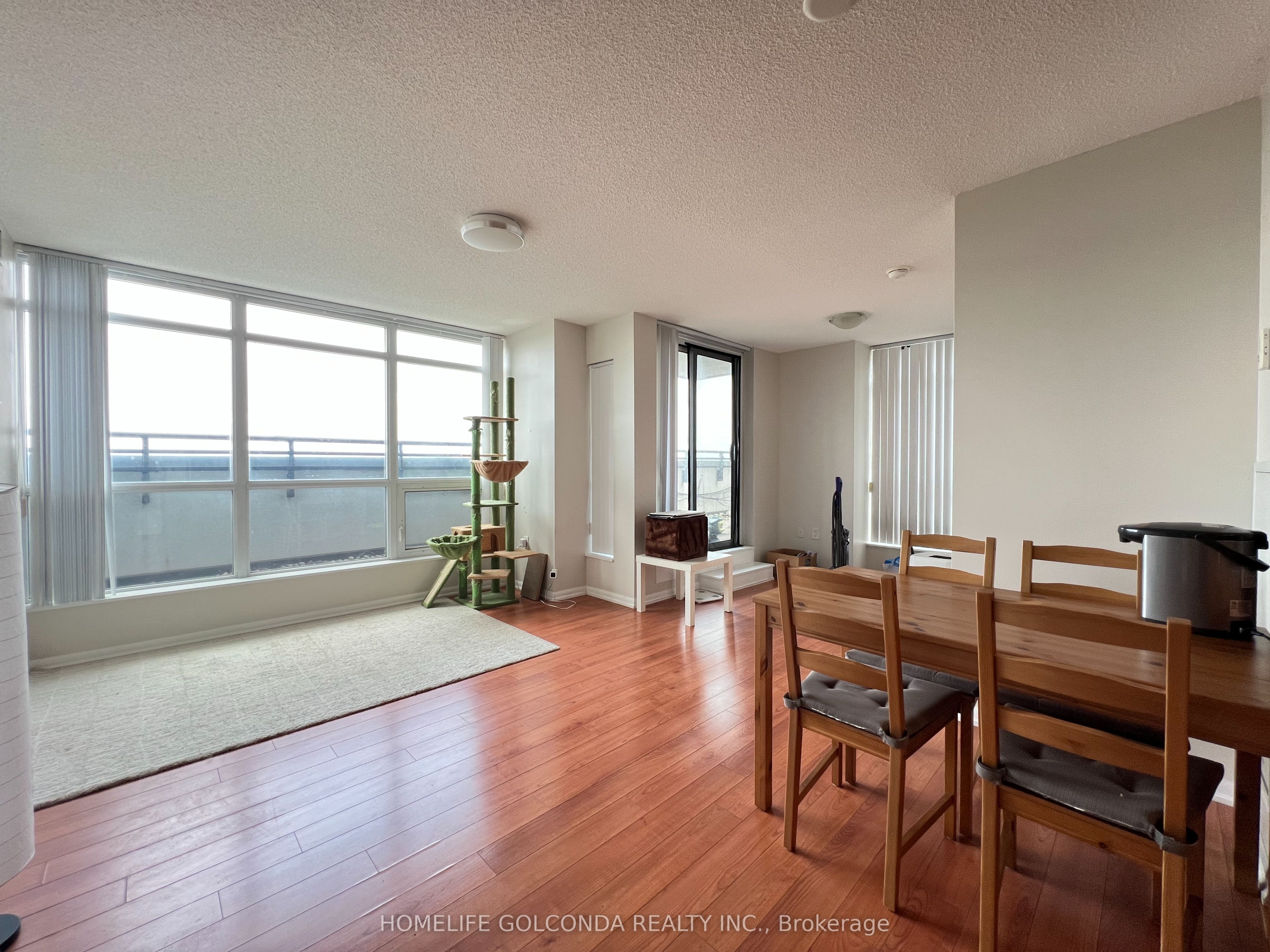 830 Lawrence Avenue W 902, Toronto, ON M6A 0B6 photo 4