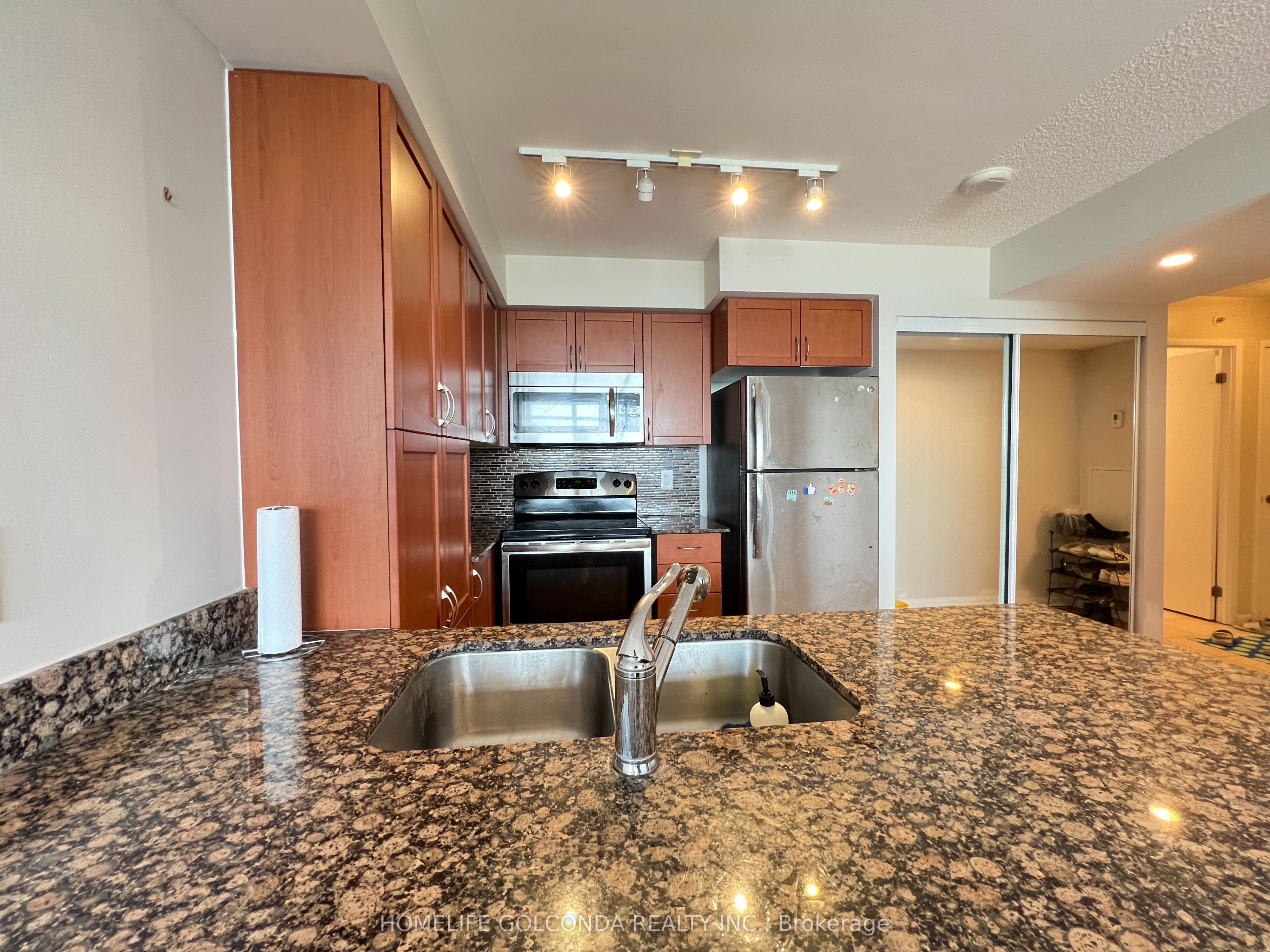 830 Lawrence Avenue W 902, Toronto, ON M6A 0B6 photo 5