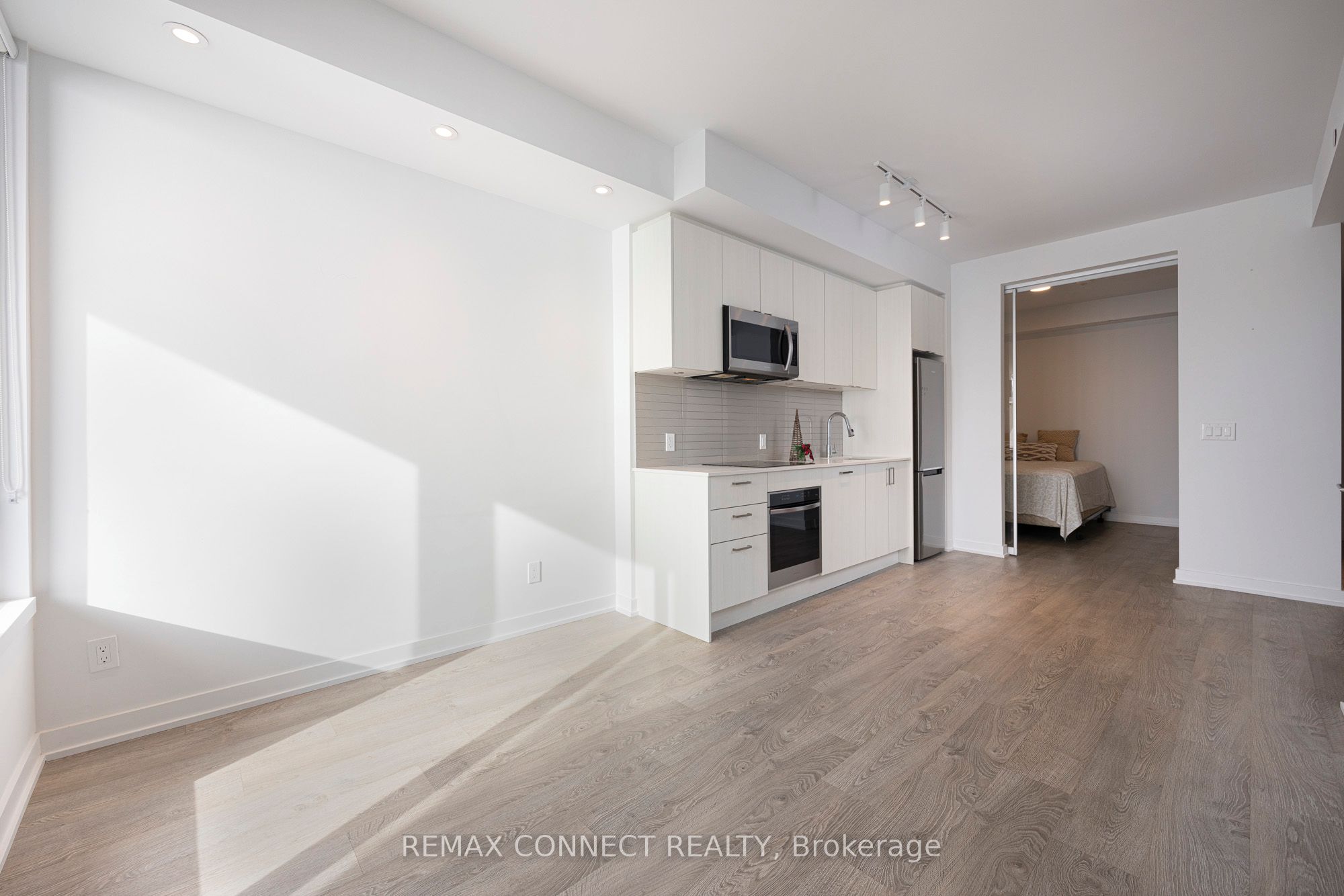 1926 Lake Shore Boulevard W 2208, Toronto, ON M6S 1A1 photo 4