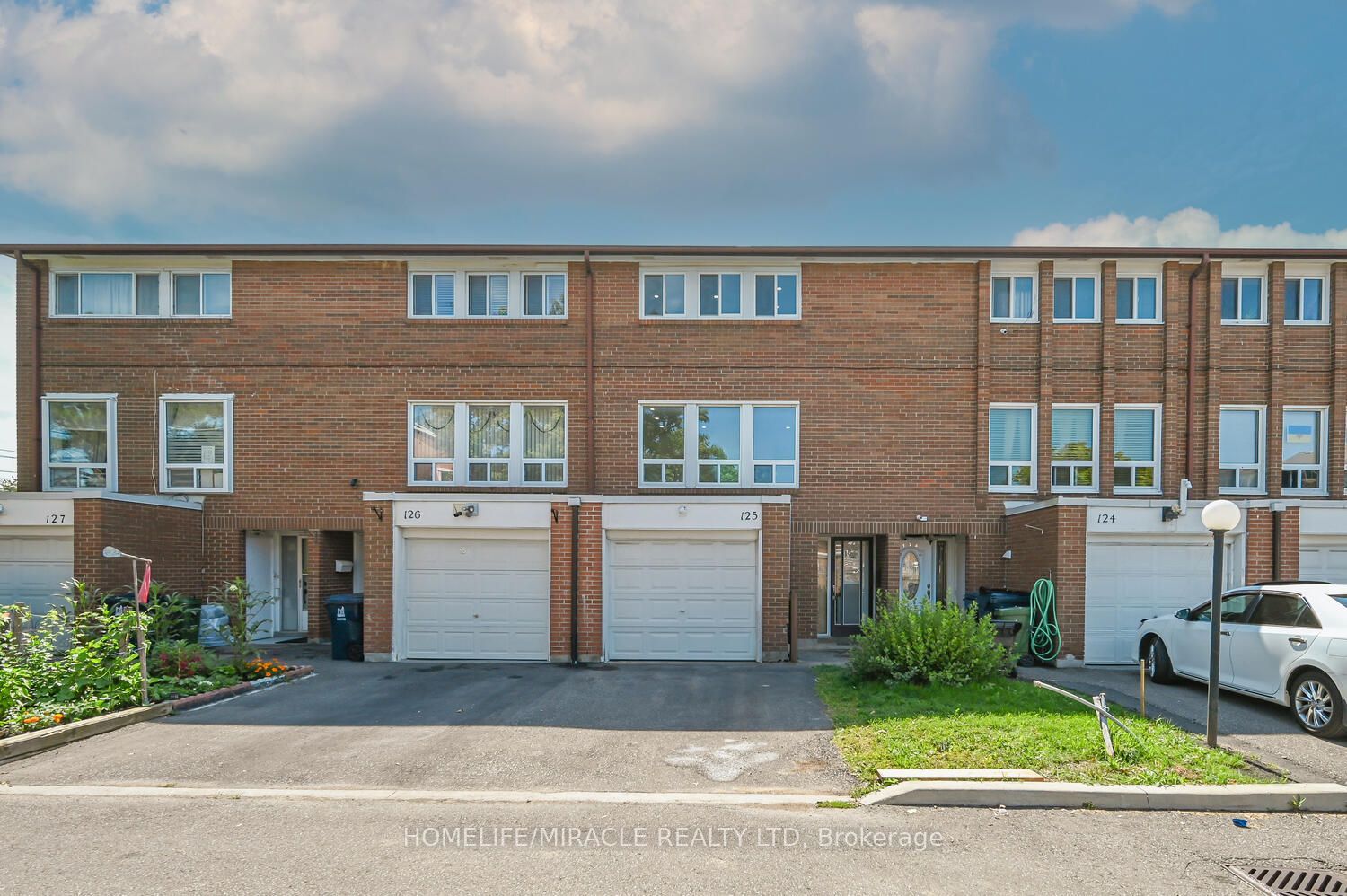 6466 Finch Avenue W 125, Toronto, ON M9V 1T4 photo 2