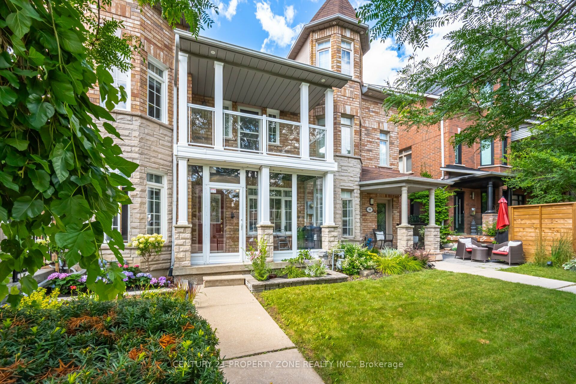 86 Rory Road, Toronto, ON M6L 3G1 photo 2