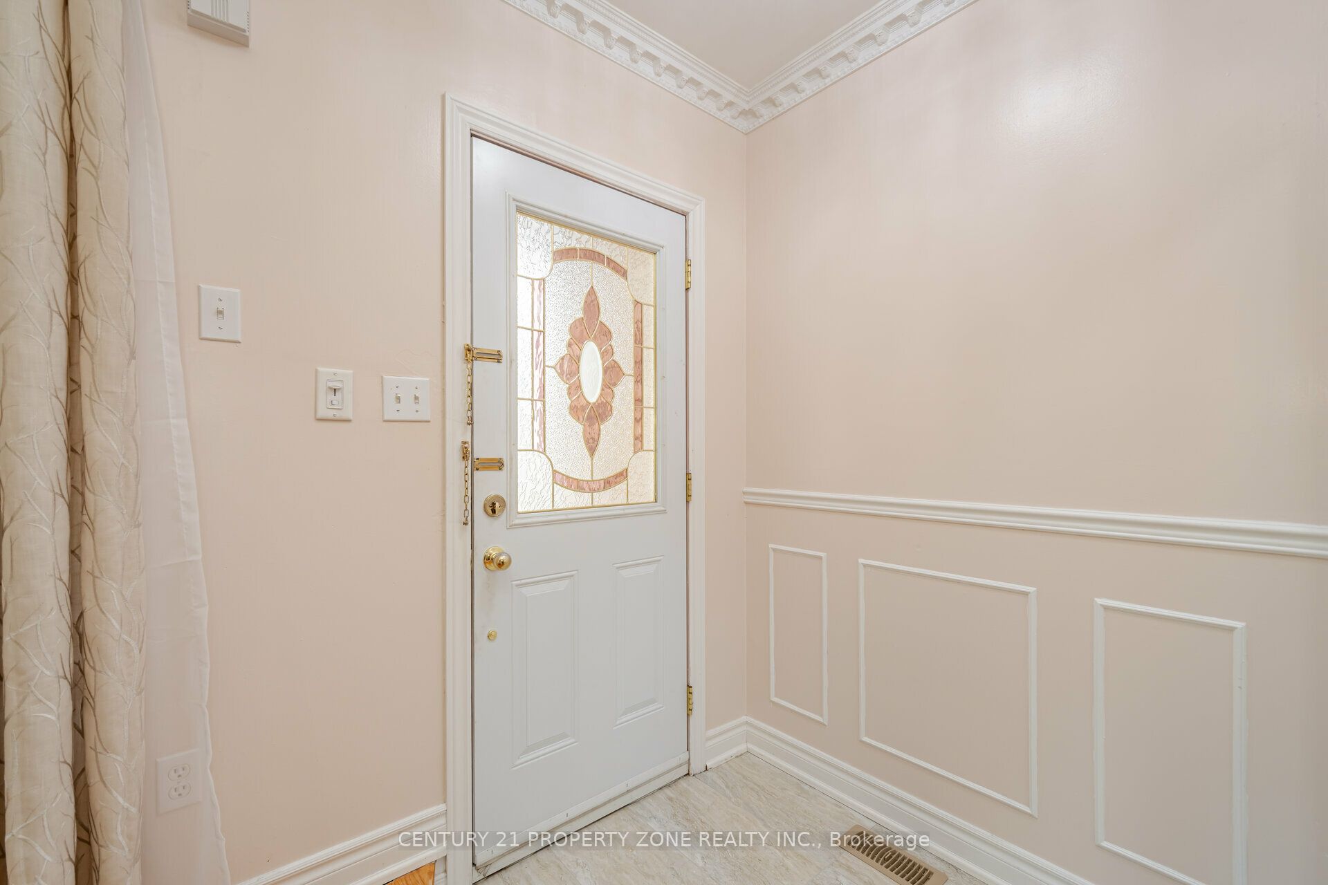 86 Rory Road, Toronto, ON M6L 3G1 photo 4