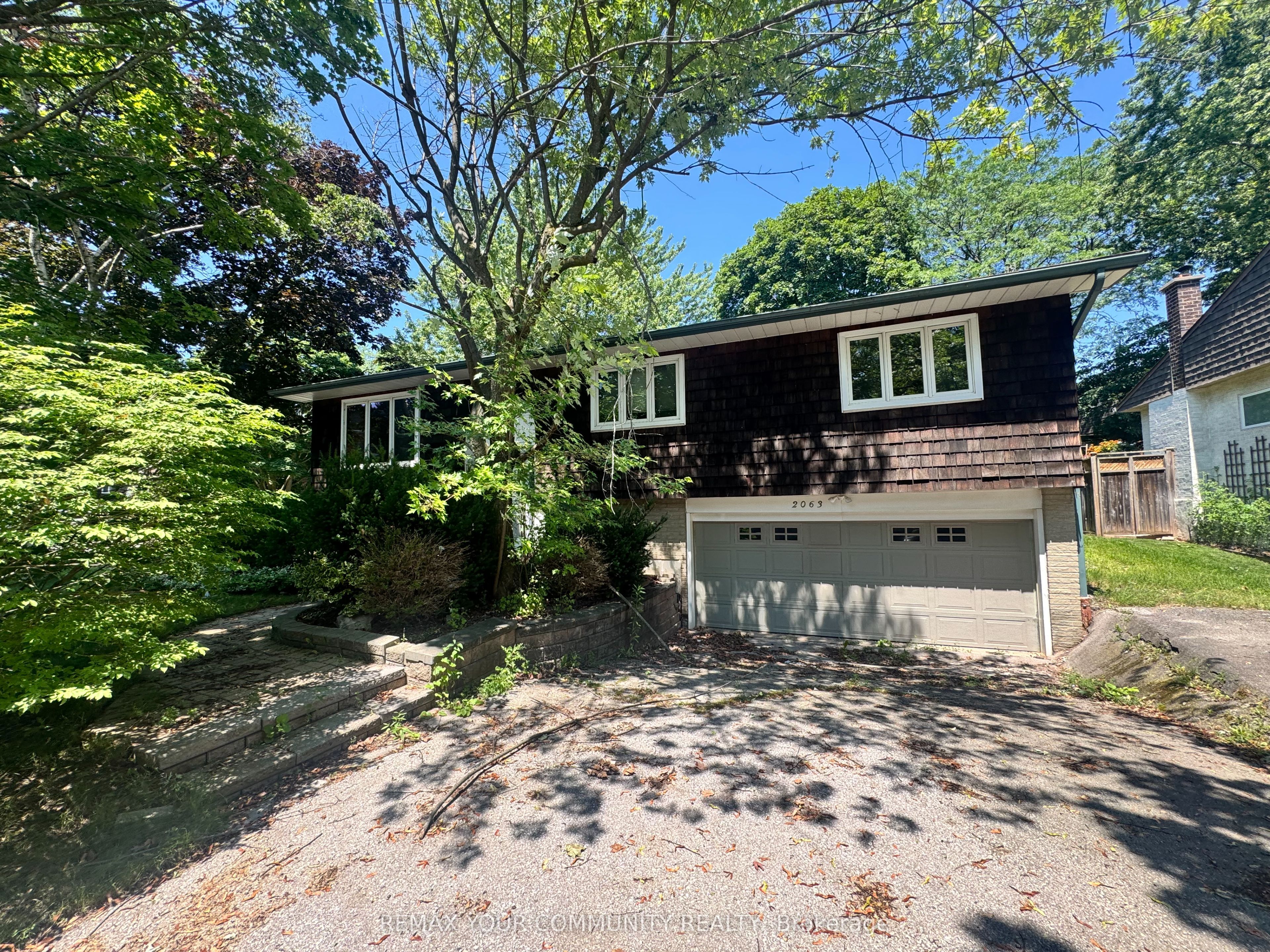 2063 Waters Edge Drive, Oakville, ON L6L 1A3