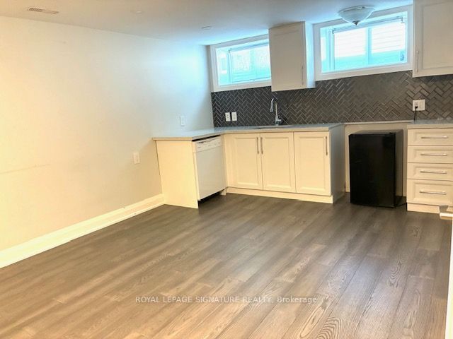 625 Braemore Road, Burlington, ON L7N 3E6 photo 4