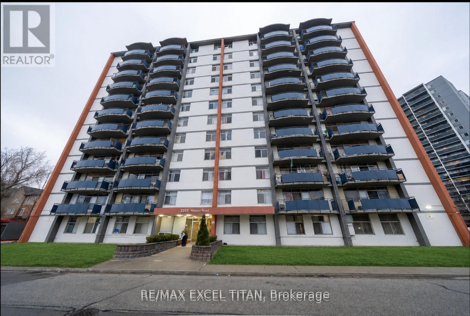 2255 Weston Road B101, Toronto, ON M9N 1Y5