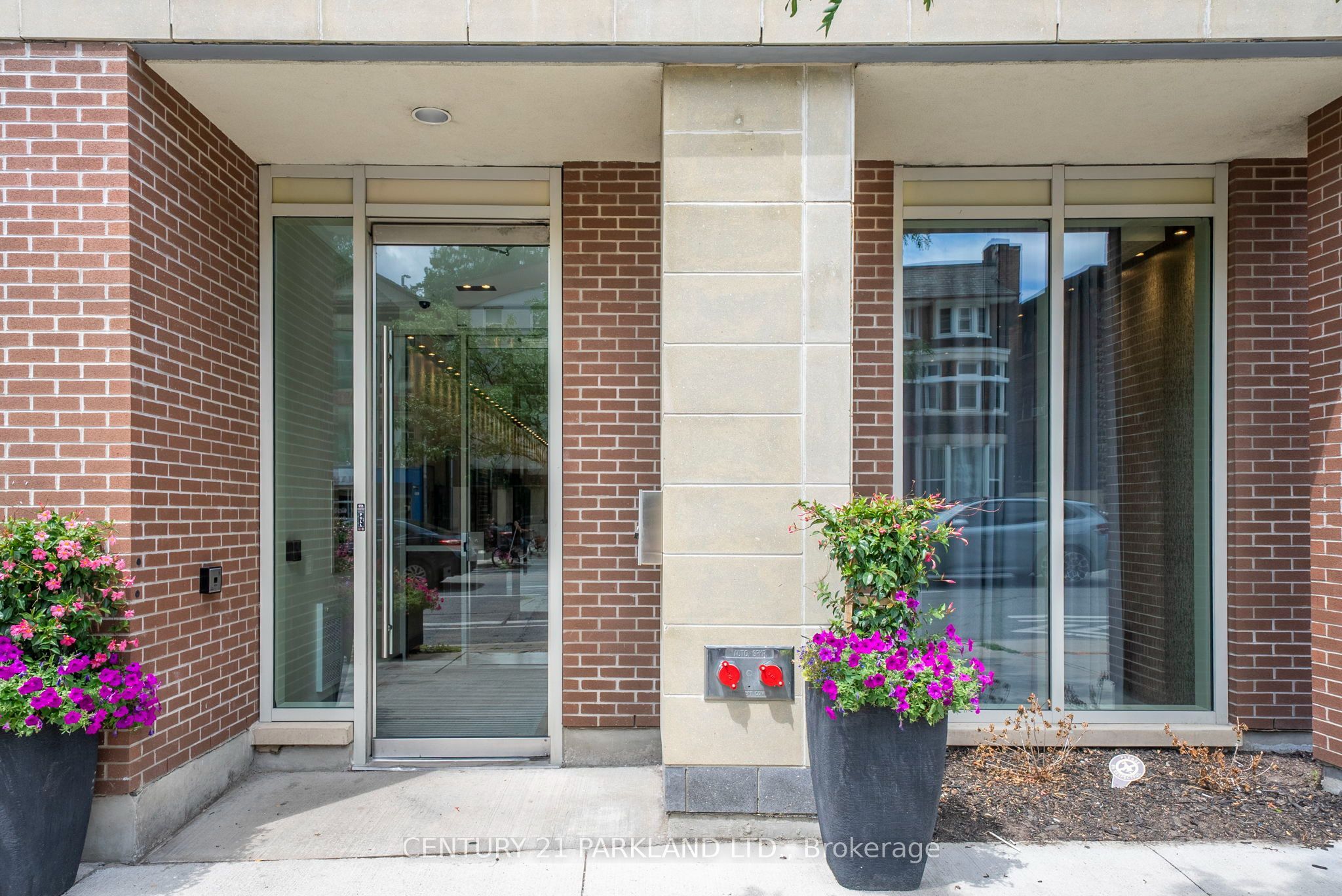 1638 Bloor Street W 602, Toronto, ON M6P 1A7 photo 3