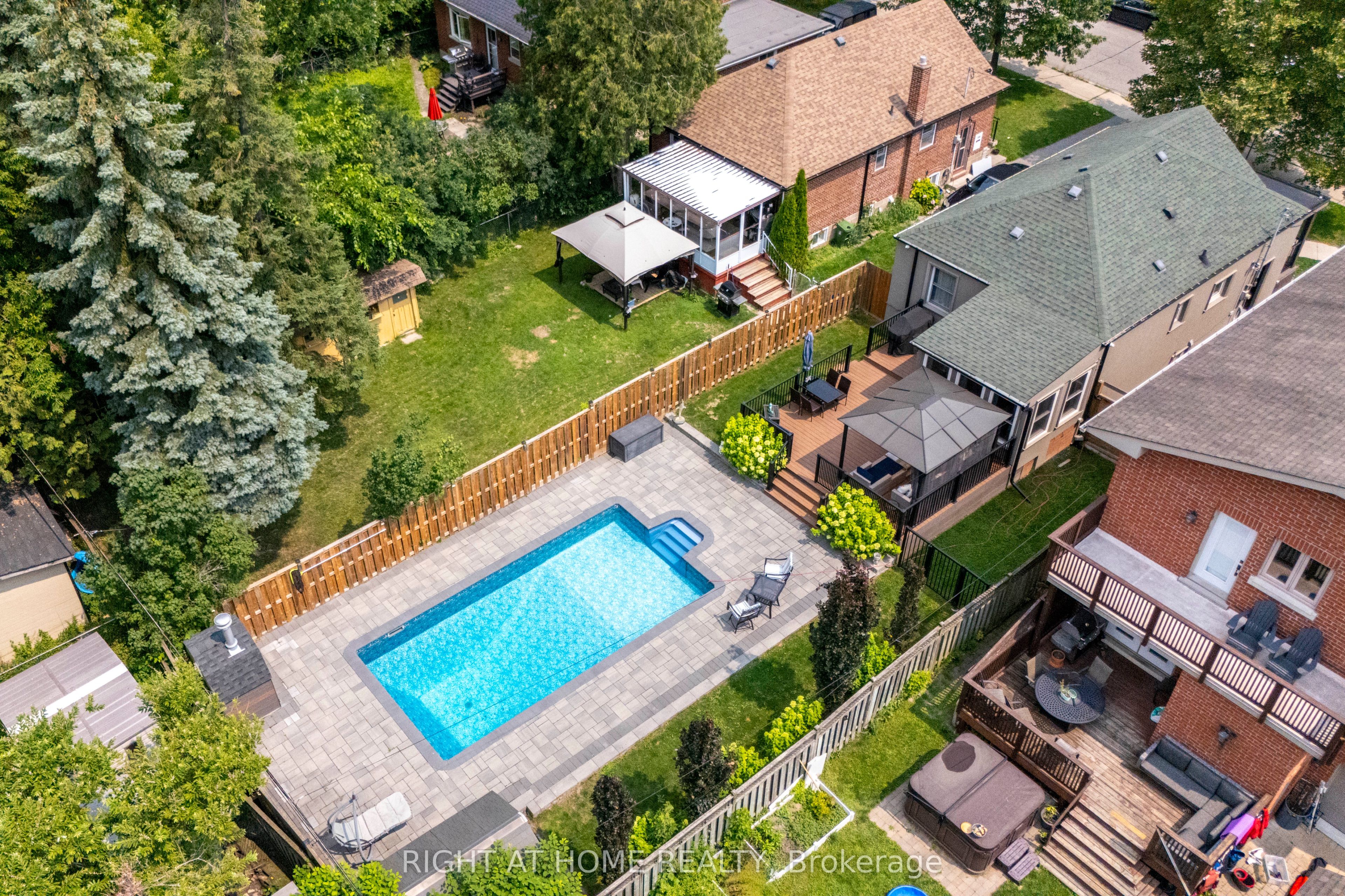 188 Queens Avenue, Toronto, ON M8V 2N9