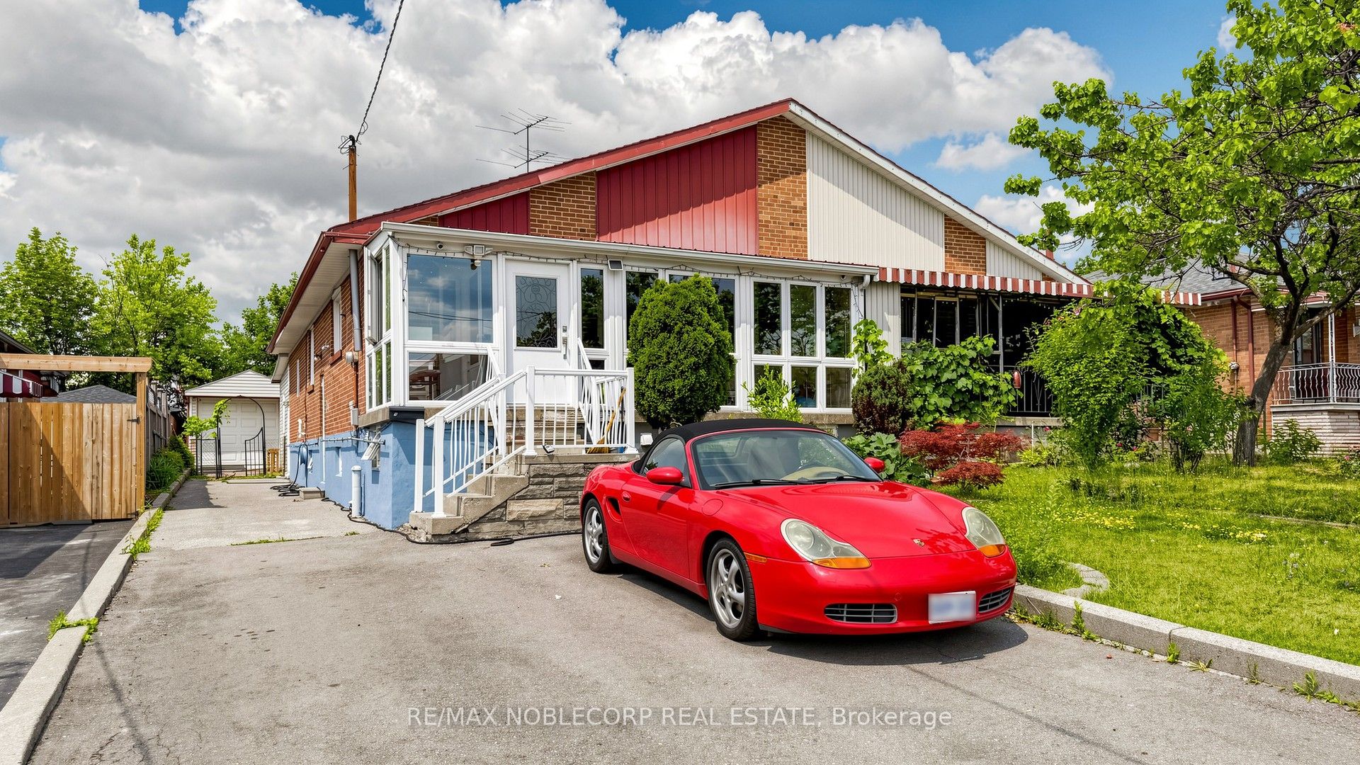 95 Snowood Court, Toronto, ON M3N 1E7 photo 2