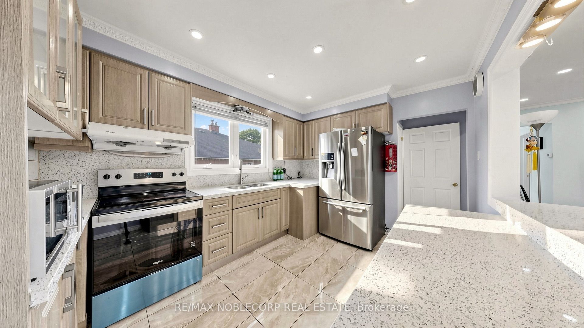 95 Snowood Court, Toronto, ON M3N 1E7 photo 4