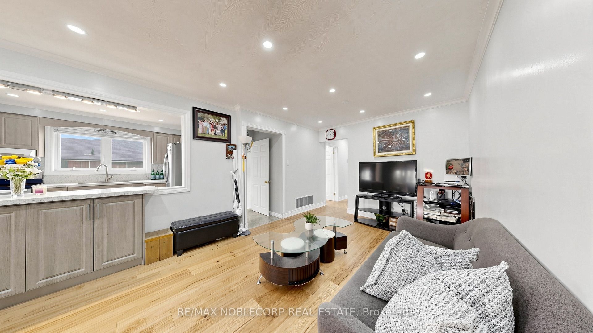 95 Snowood Court, Toronto, ON M3N 1E7 photo 5