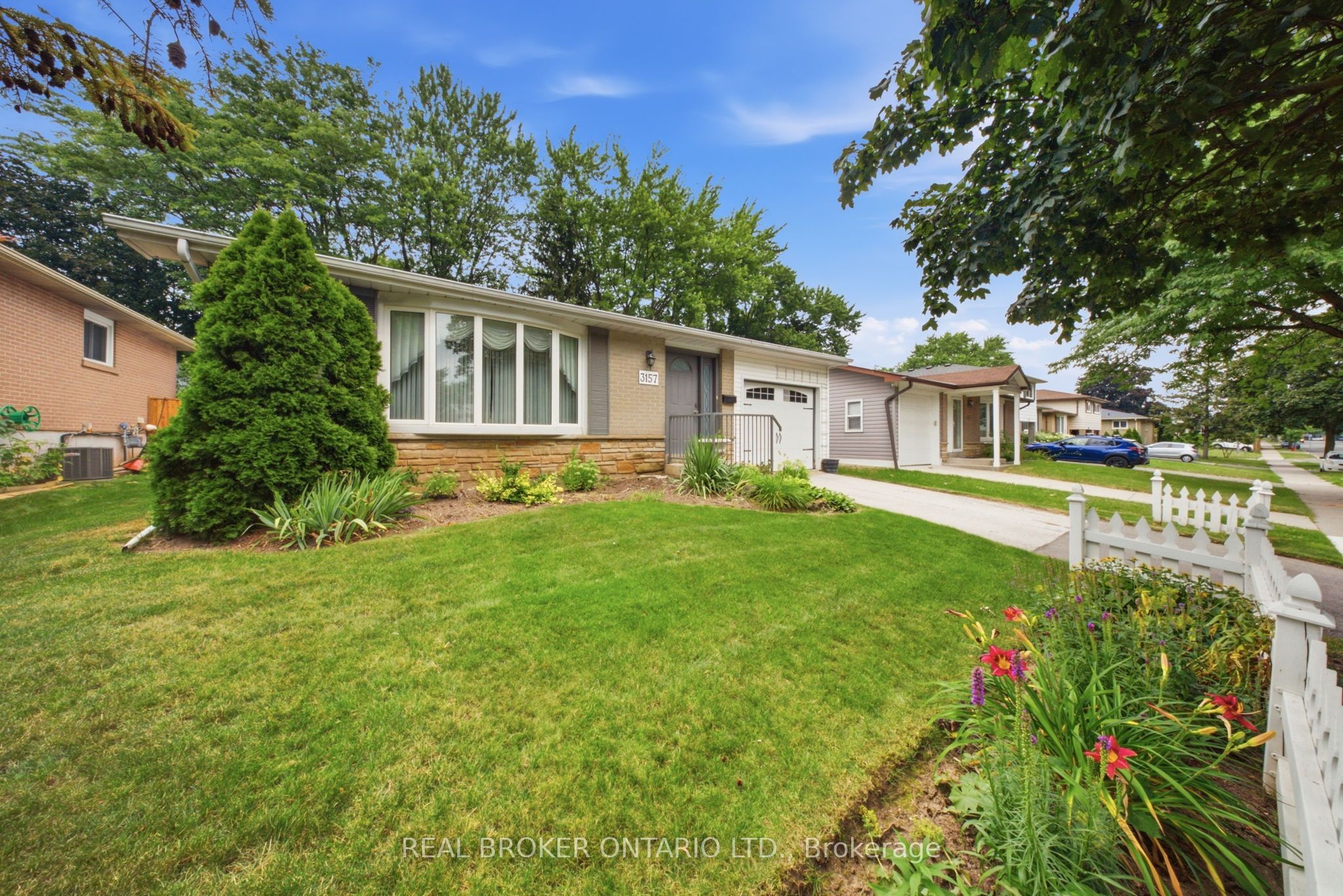 3157 Palmer Drive, Burlington, ON L7M 1L3 photo 4
