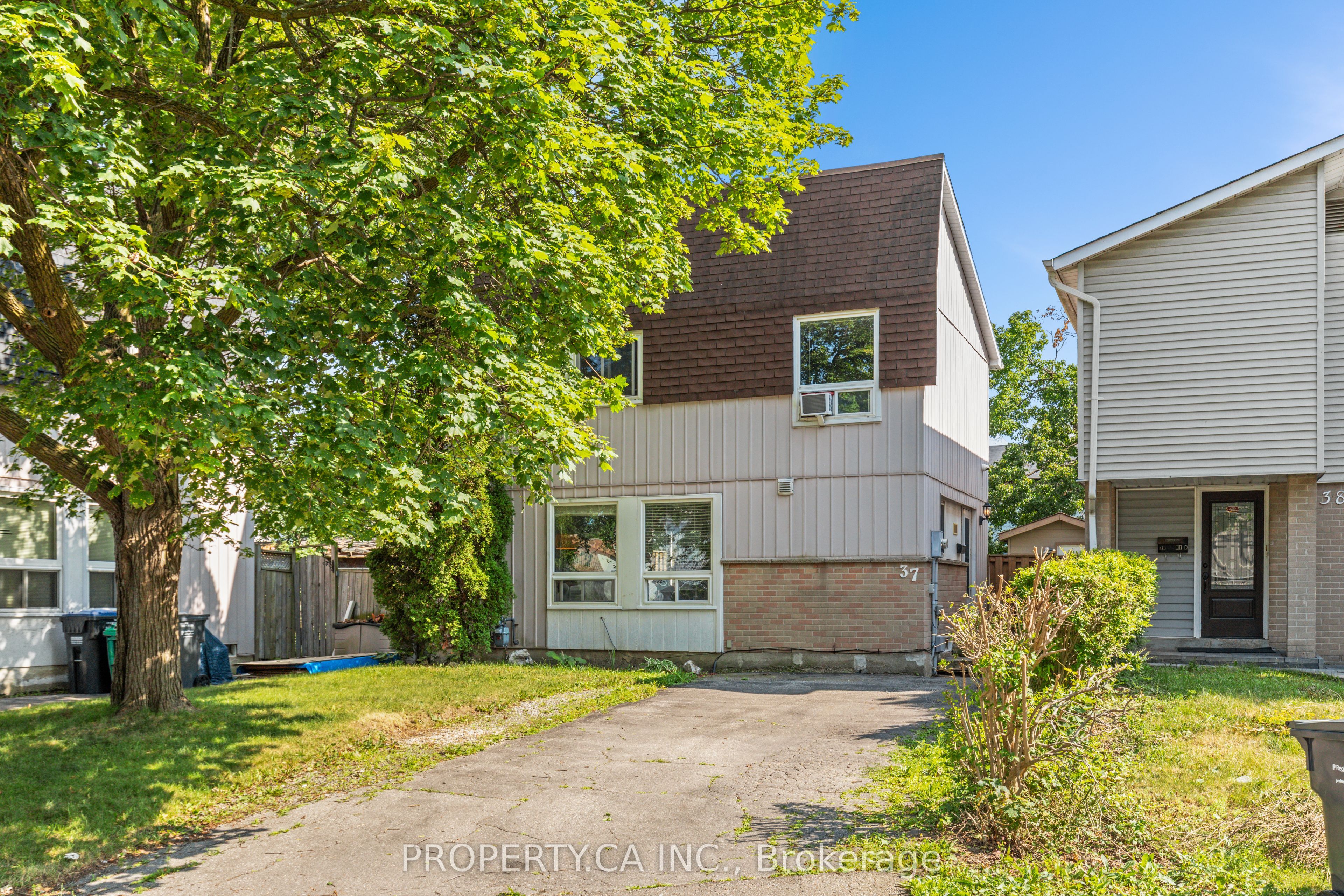37 Gladstone Square, Brampton, ON L6S 2H5 photo 2