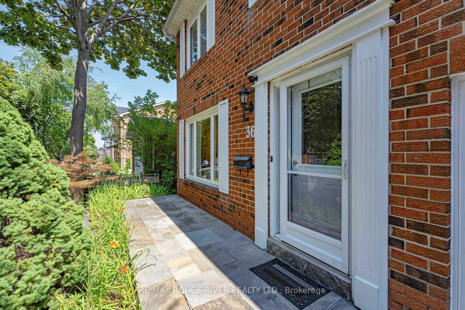 36 Nimrod Crescent, Brampton, ON L6S 4V3 photo 2