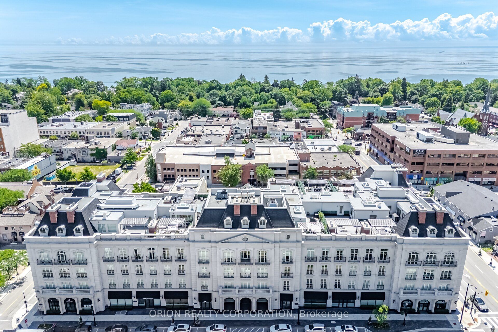 300 Randall Street 304, Oakville, ON L6J 0G2
